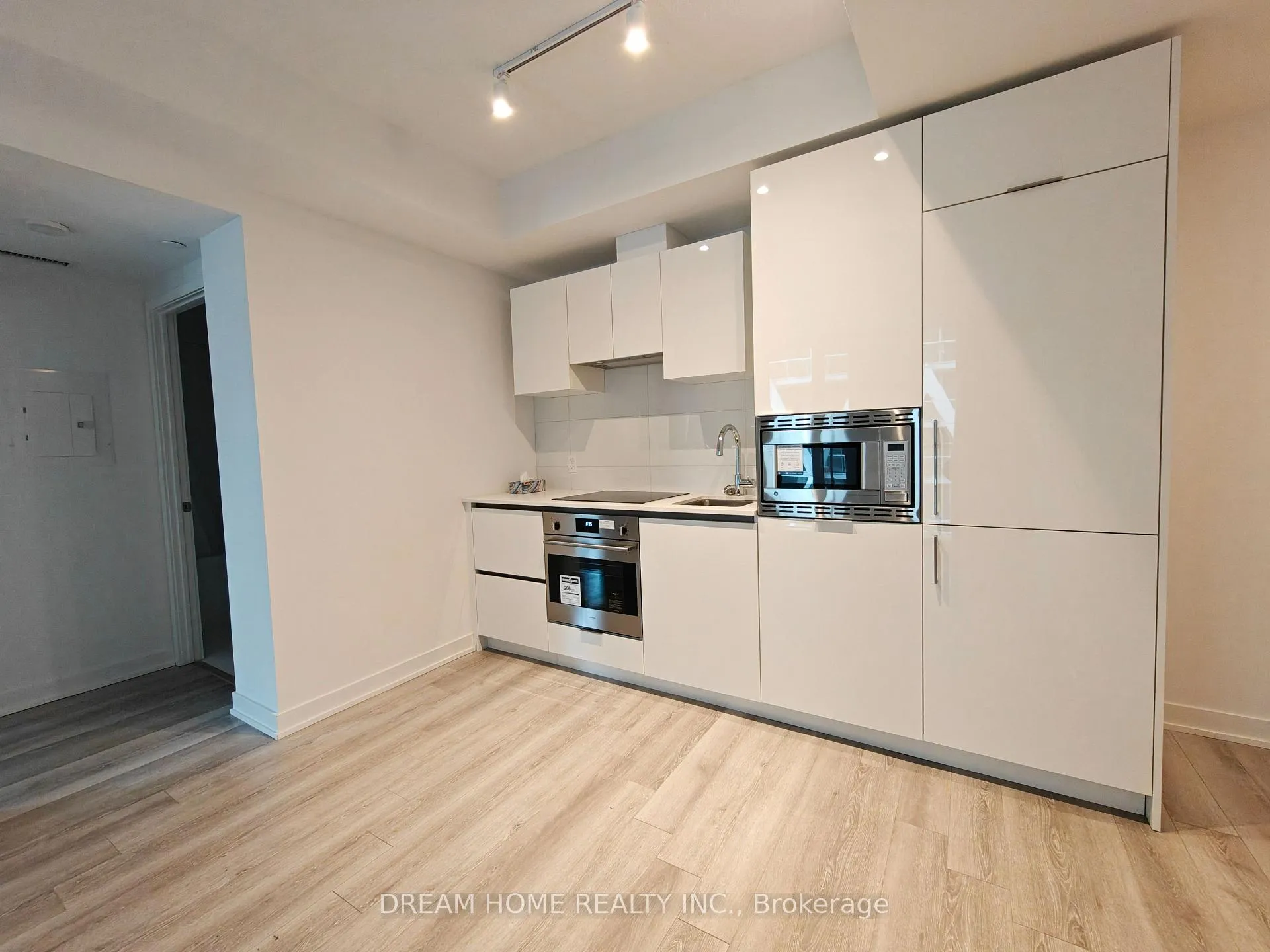 Photo 7 of Unit 2306, 238 Simcoe Street, Toronto, Kensington-Chinatown — HOMEH