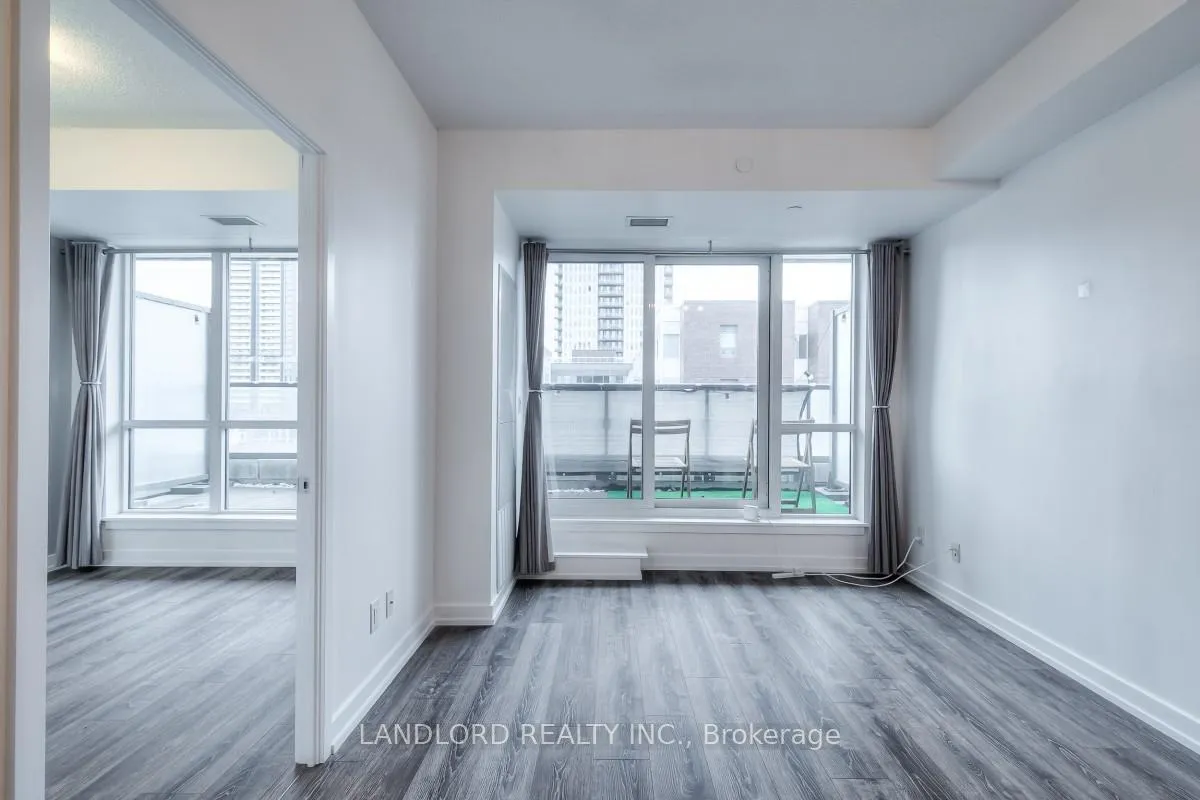 Photo 4 of Unit 812, 200 Sackville Street, Toronto, Regent Park — HOMEH