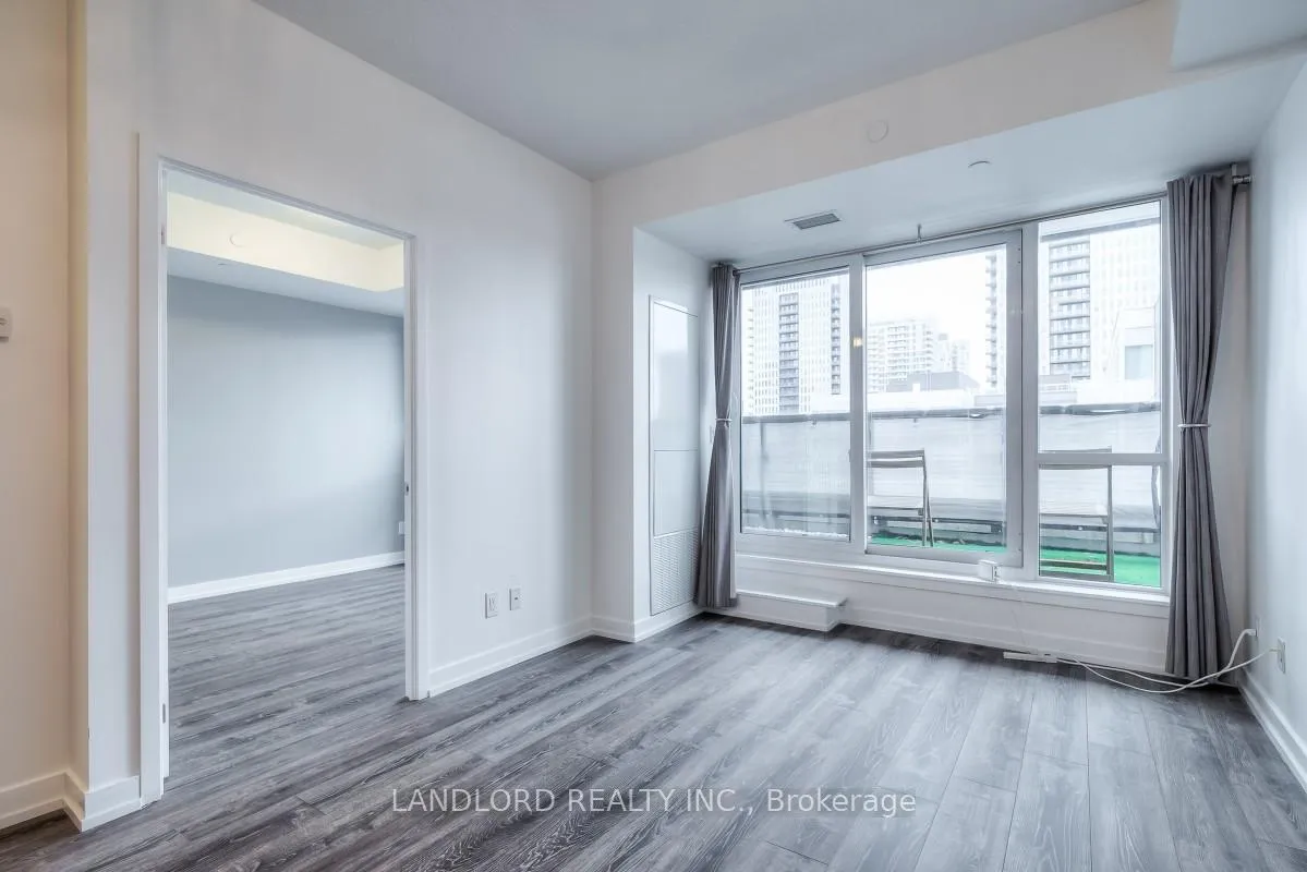 Photo 5 of Unit 812, 200 Sackville Street, Toronto, Regent Park — HOMEH