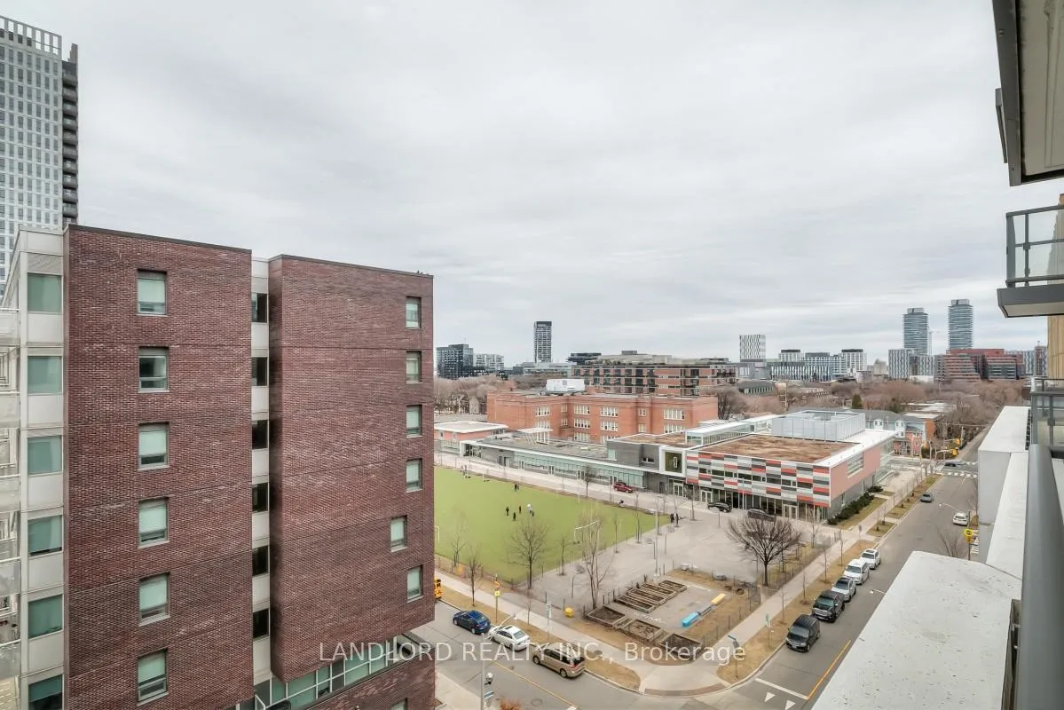 Photo 19 of Unit 812, 200 Sackville Street, Toronto, Regent Park — HOMEH