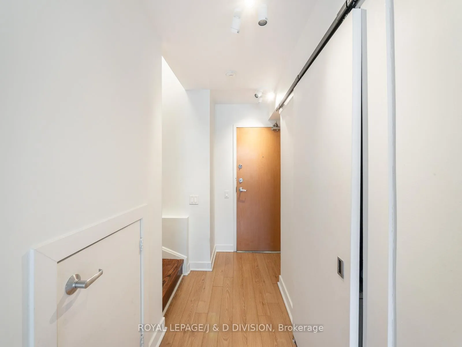 Photo 7 of Unit 308, 77 Lombard Street, Toronto, Church-Yonge Corridor — HOMEH