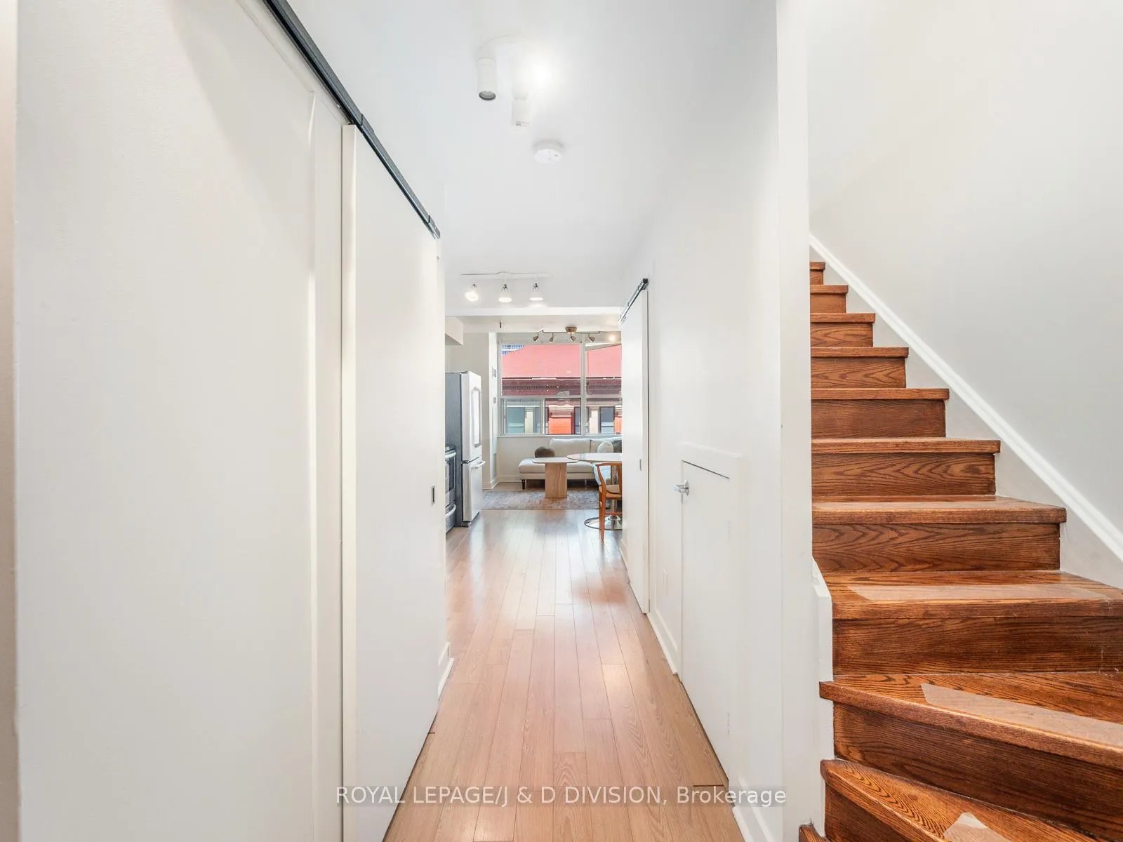 Photo 8 of Unit 308, 77 Lombard Street, Toronto, Church-Yonge Corridor — HOMEH