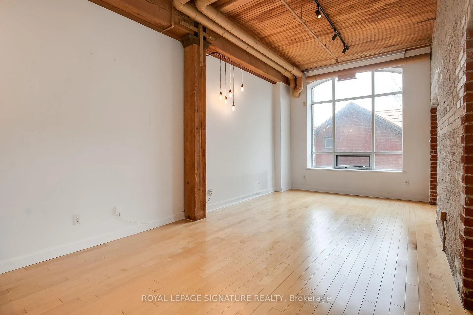 Photo 3 of Unit 201, 993 Queen Street W, Toronto, Trinity-Bellwoods — HOMEH
