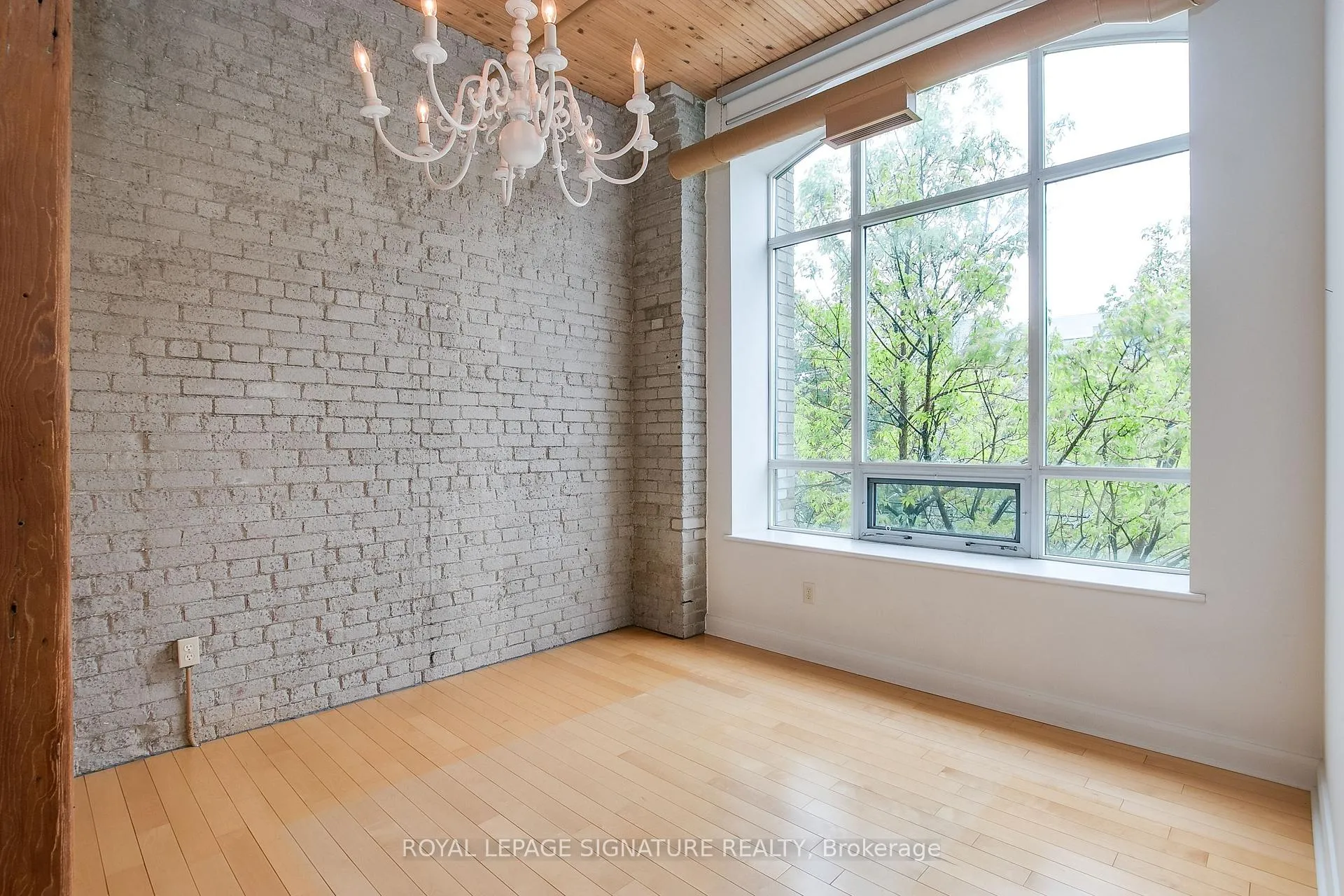 Photo 4 of Unit 201, 993 Queen Street W, Toronto, Trinity-Bellwoods — HOMEH