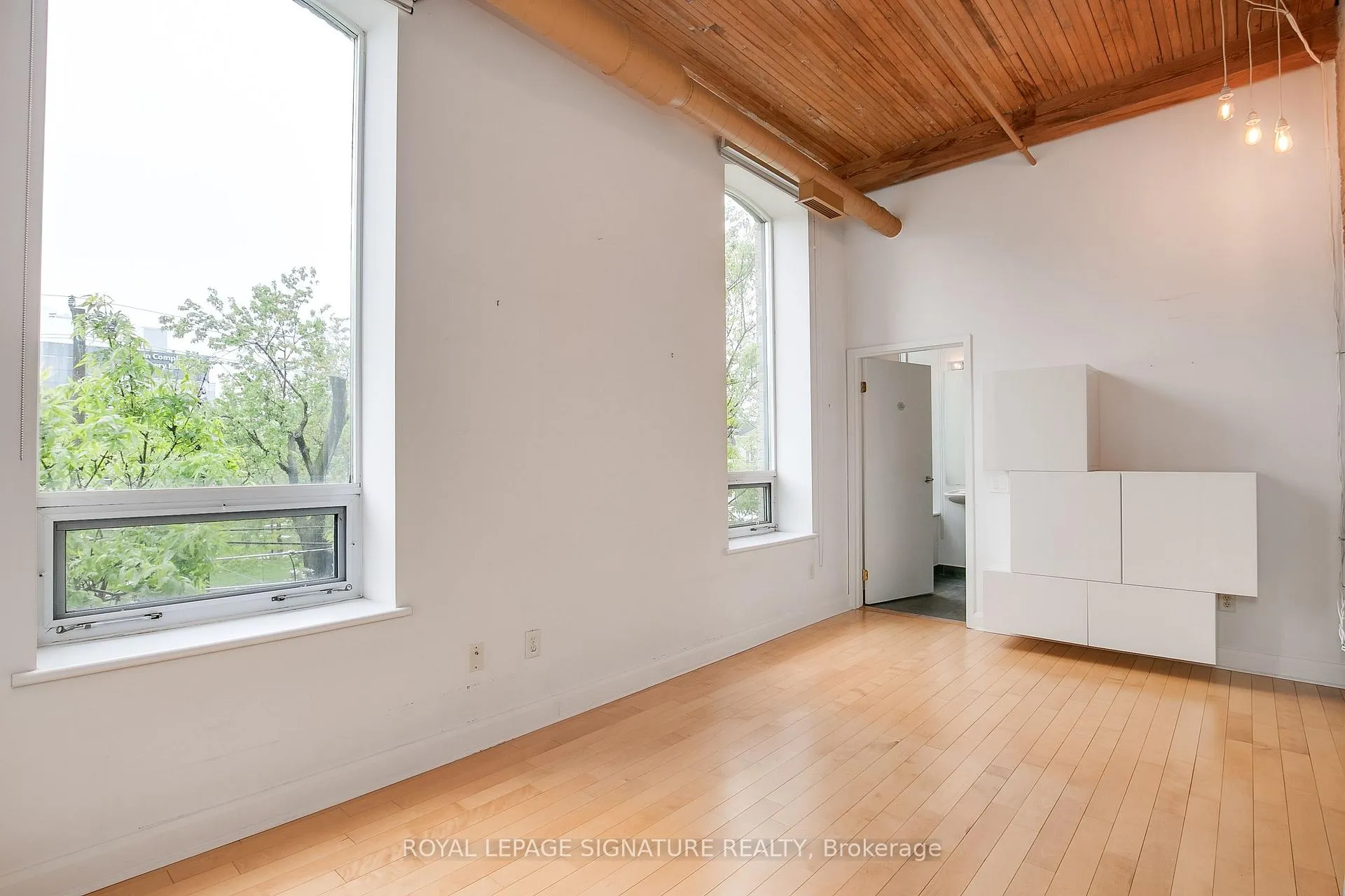 Photo 8 of Unit 201, 993 Queen Street W, Toronto, Trinity-Bellwoods — HOMEH