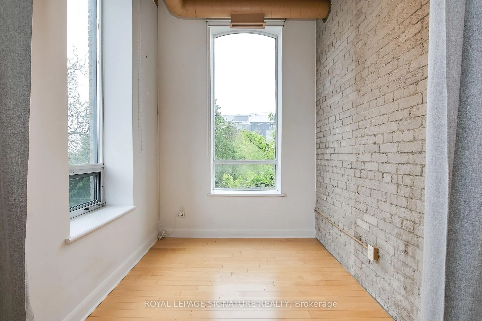 Photo 11 of Unit 201, 993 Queen Street W, Toronto, Trinity-Bellwoods — HOMEH