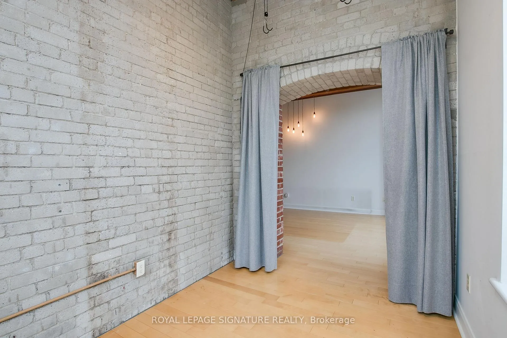 Photo 12 of Unit 201, 993 Queen Street W, Toronto, Trinity-Bellwoods — HOMEH