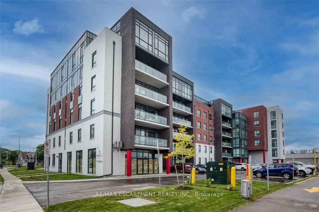 Front of Unit 306, 5 Hamilton Street