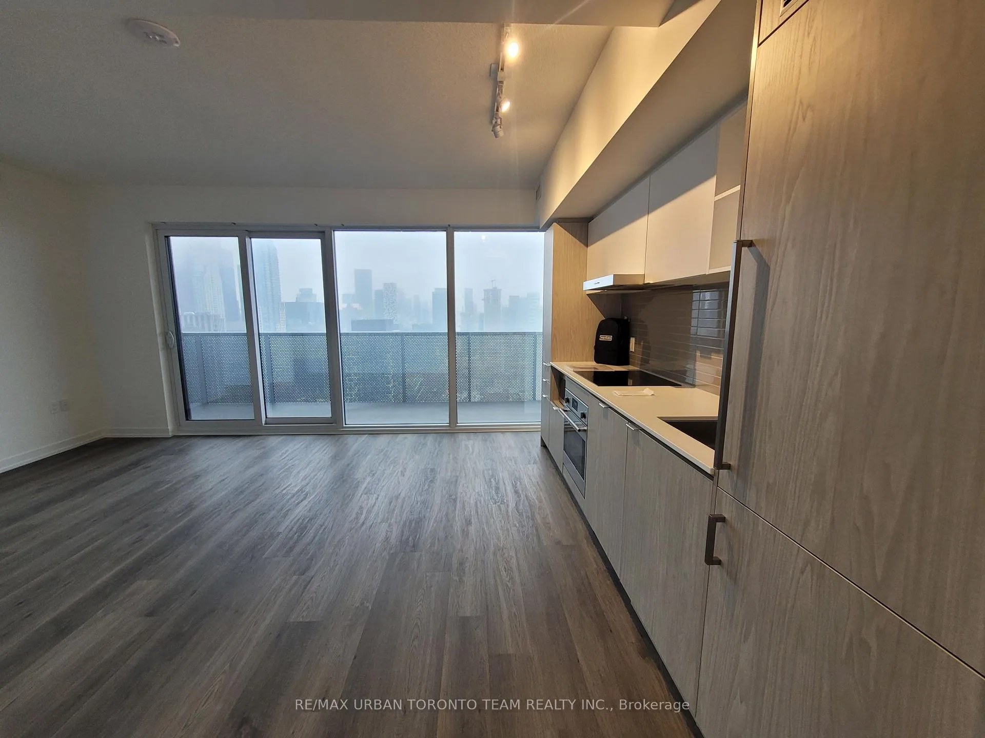 Photo 3 of Unit 3801, 55 Cooper Street, Toronto, Waterfront Communities — HOMEH