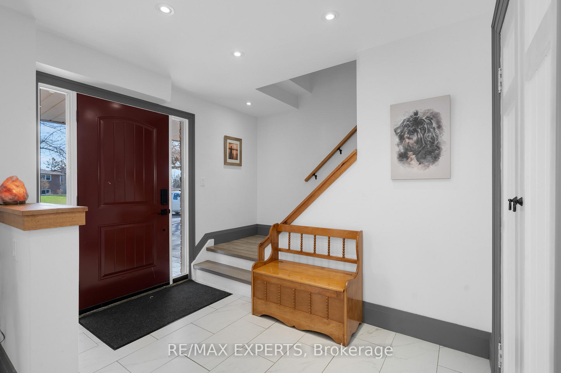 Photo 3 of 65 Birchview Crescent, Caledon, Bolton North — HOMEH