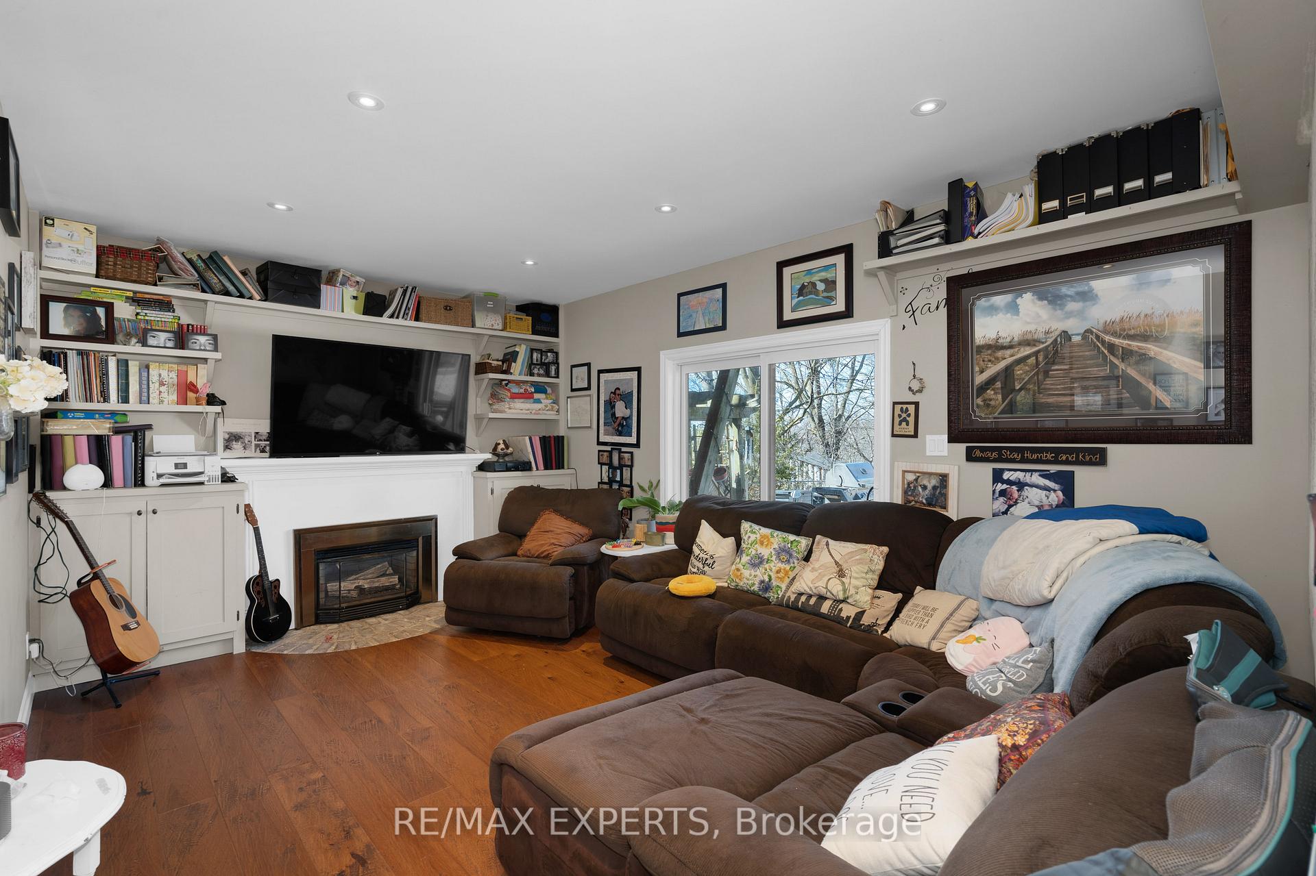 Photo 12 of 65 Birchview Crescent, Caledon, Bolton North — HOMEH
