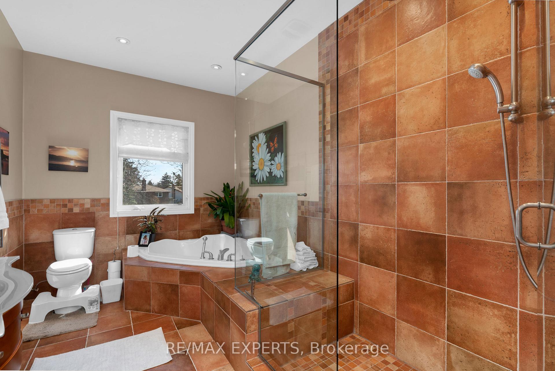 Photo 22 of 65 Birchview Crescent, Caledon, Bolton North — HOMEH
