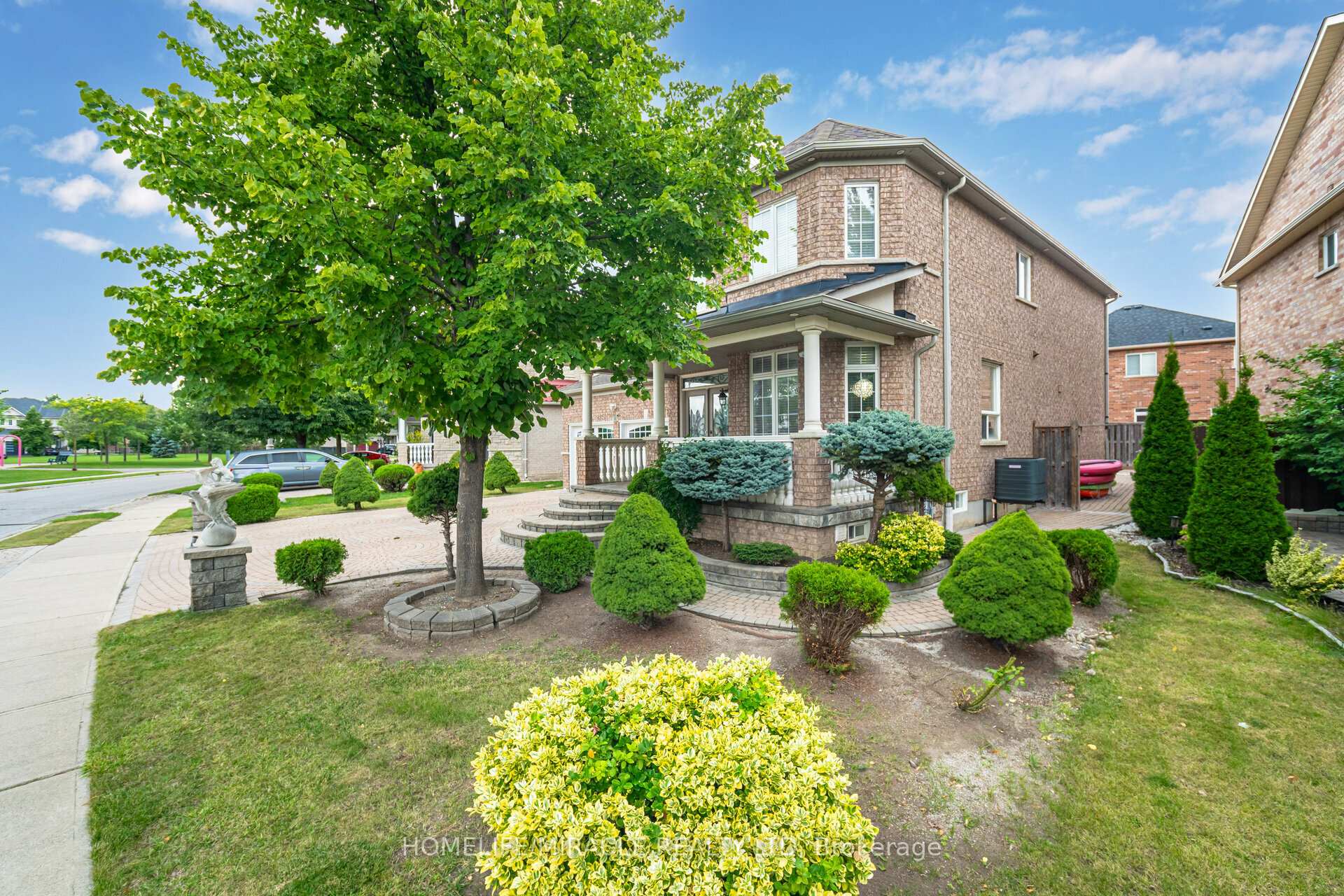 Photo 3 of 21 Summershade Street, Brampton, Vales of Castlemore — HOMEH