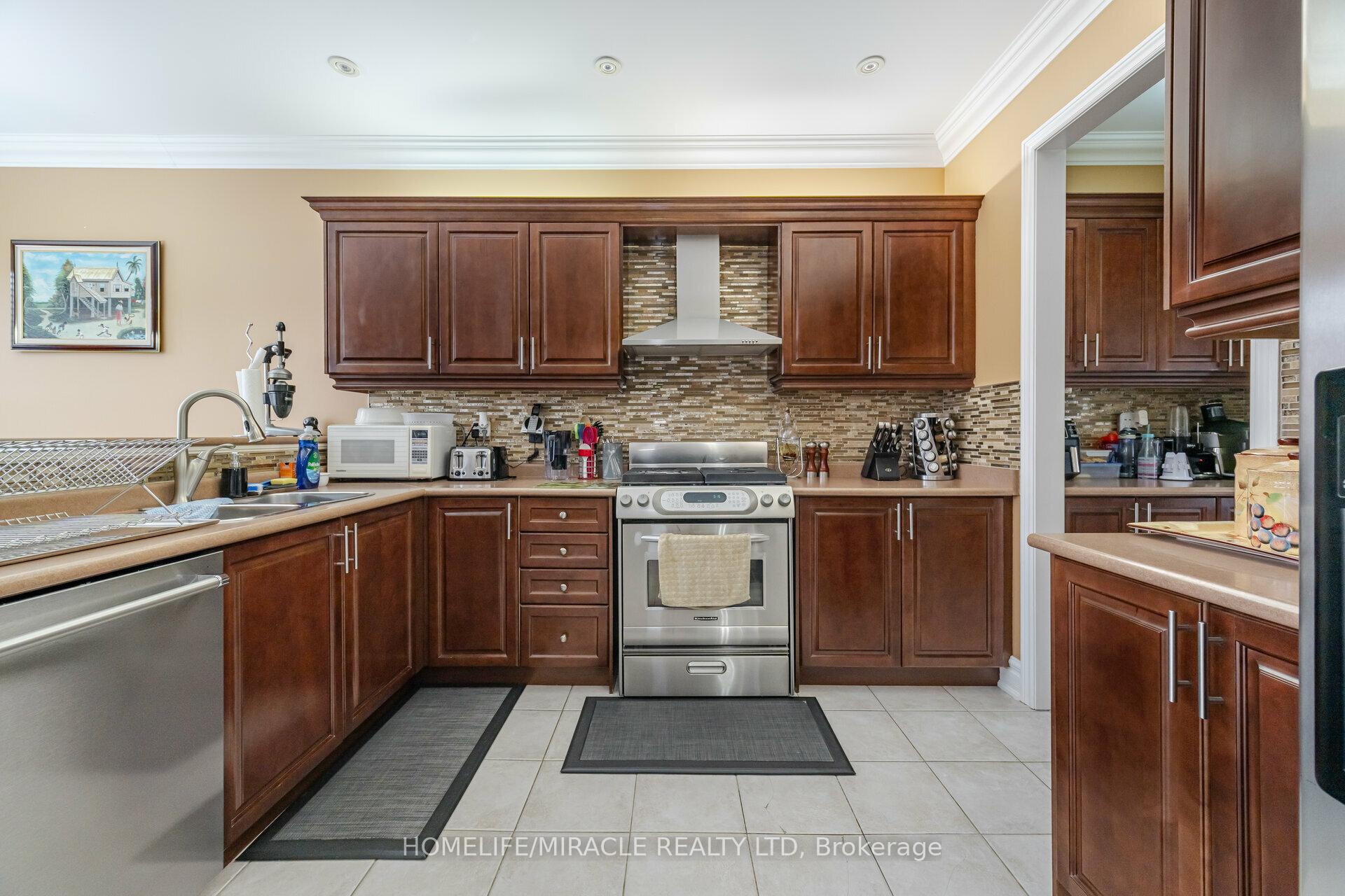 Photo 34 of 21 Summershade Street, Brampton, Vales of Castlemore — HOMEH