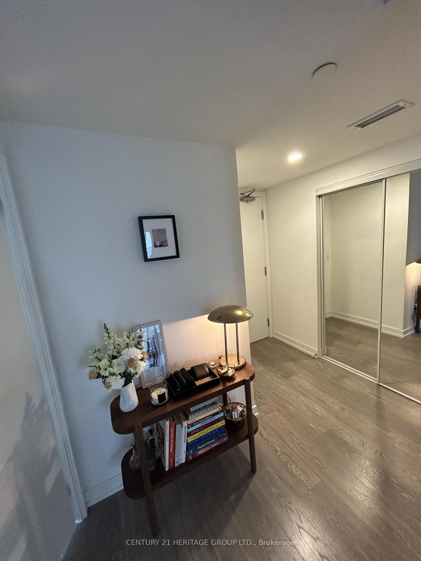 Photo 2 of Unit 2517, 19 Western Battery Road, Toronto, Niagara — HOMEH