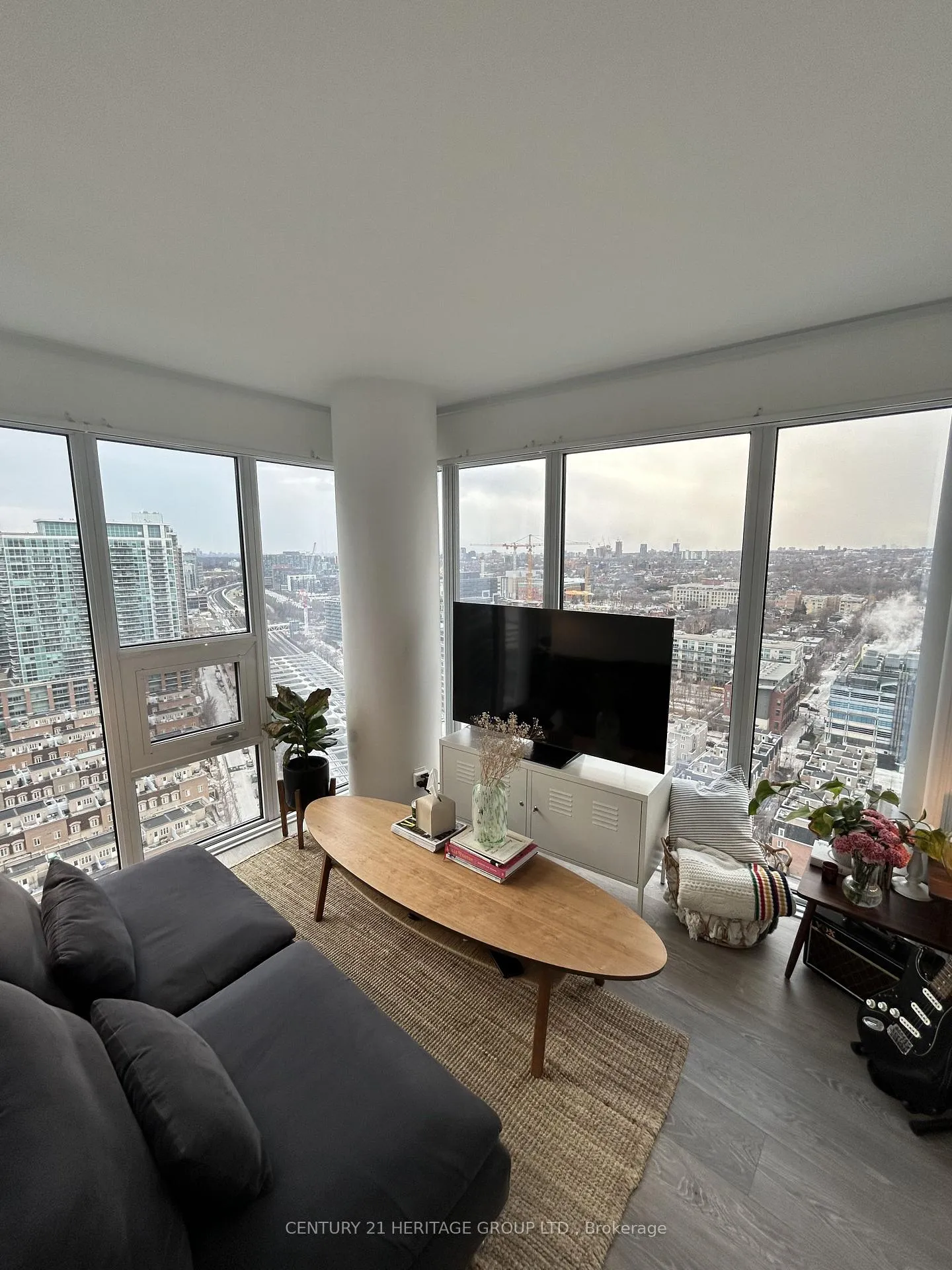 Photo 3 of Unit 2517, 19 Western Battery Road, Toronto, Niagara — HOMEH