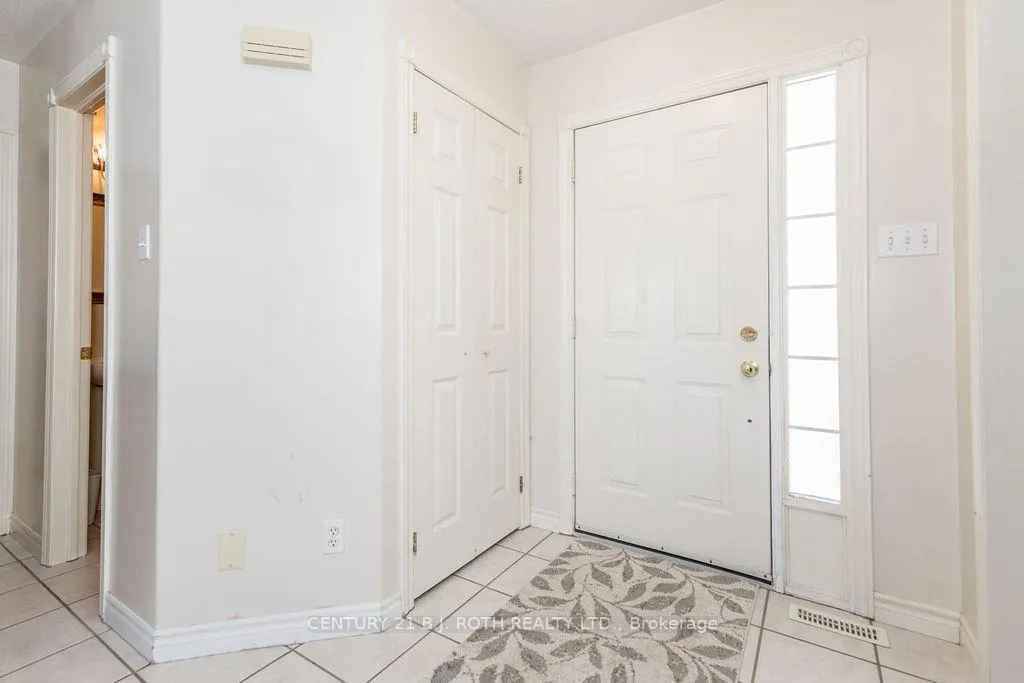 Photo 4 of 212 Pringle Drive, Barrie, Edgehill Drive — HOMEH