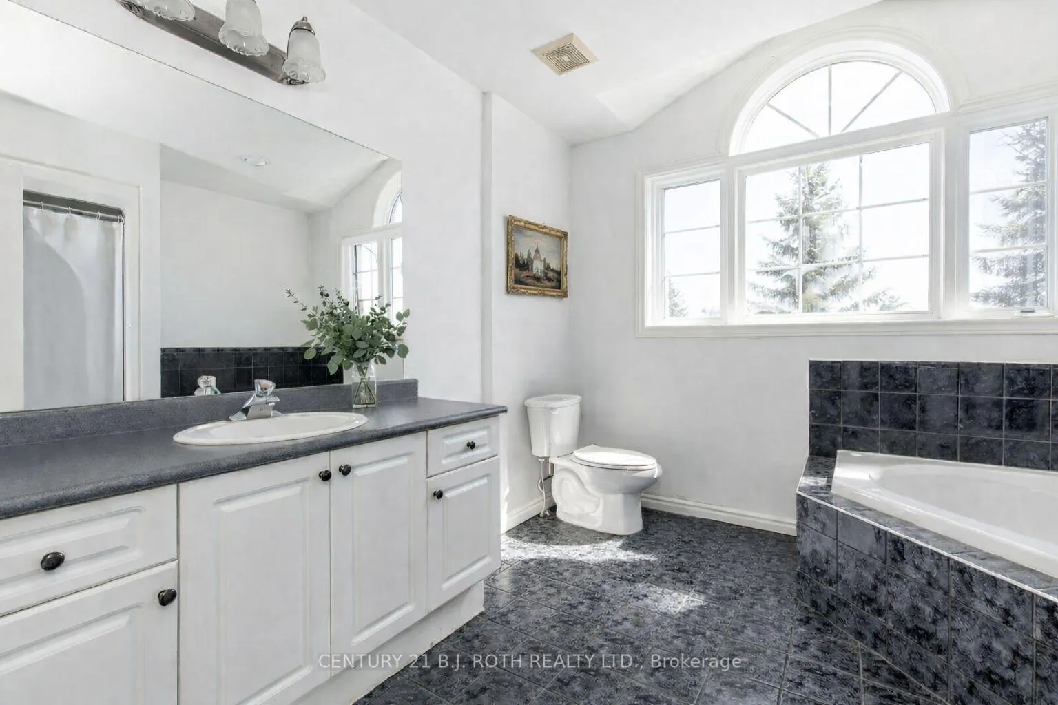 Photo 13 of 212 Pringle Drive, Barrie, Edgehill Drive — HOMEH