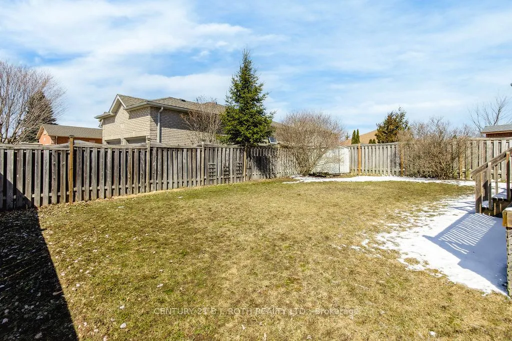 Photo 17 of 212 Pringle Drive, Barrie, Edgehill Drive — HOMEH
