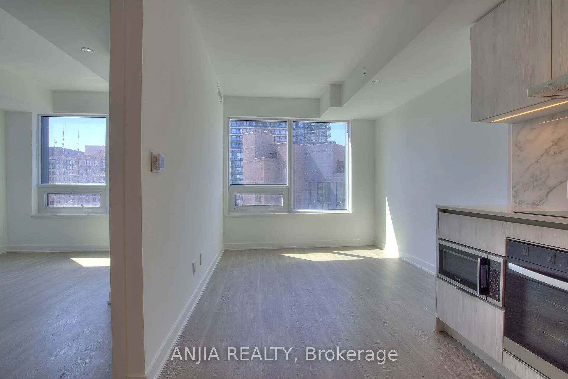 Front of Unit 3001, 8 Wellesley Street W