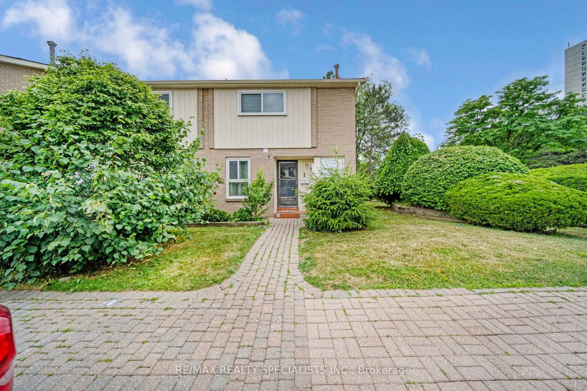 Front of 1 Craigleigh Crescent