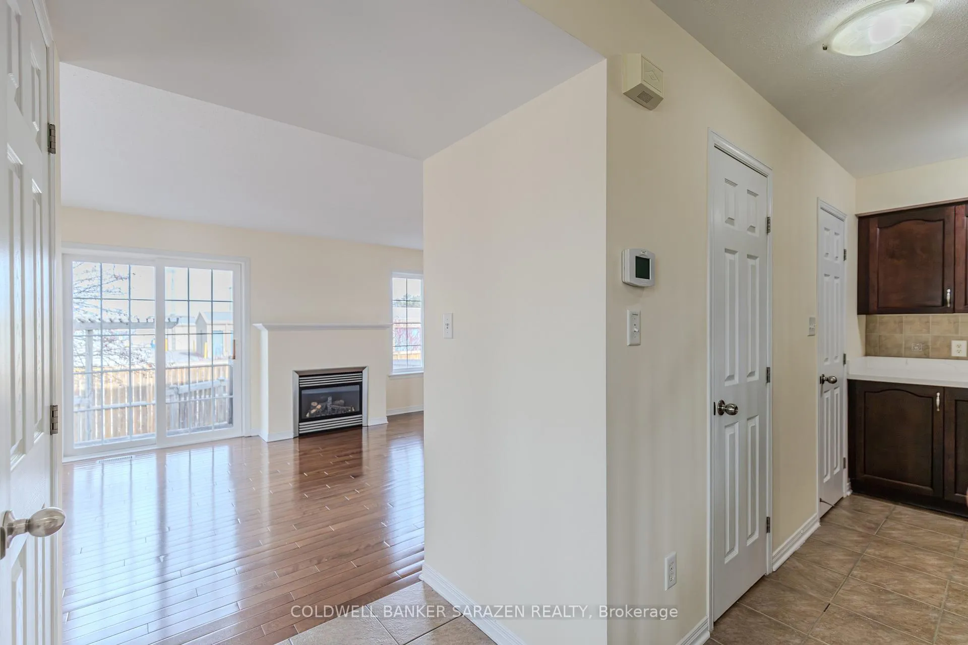 Photo 6 of 486 Wisteria Crescent, Ottawa, Hunt Club — HOMEH