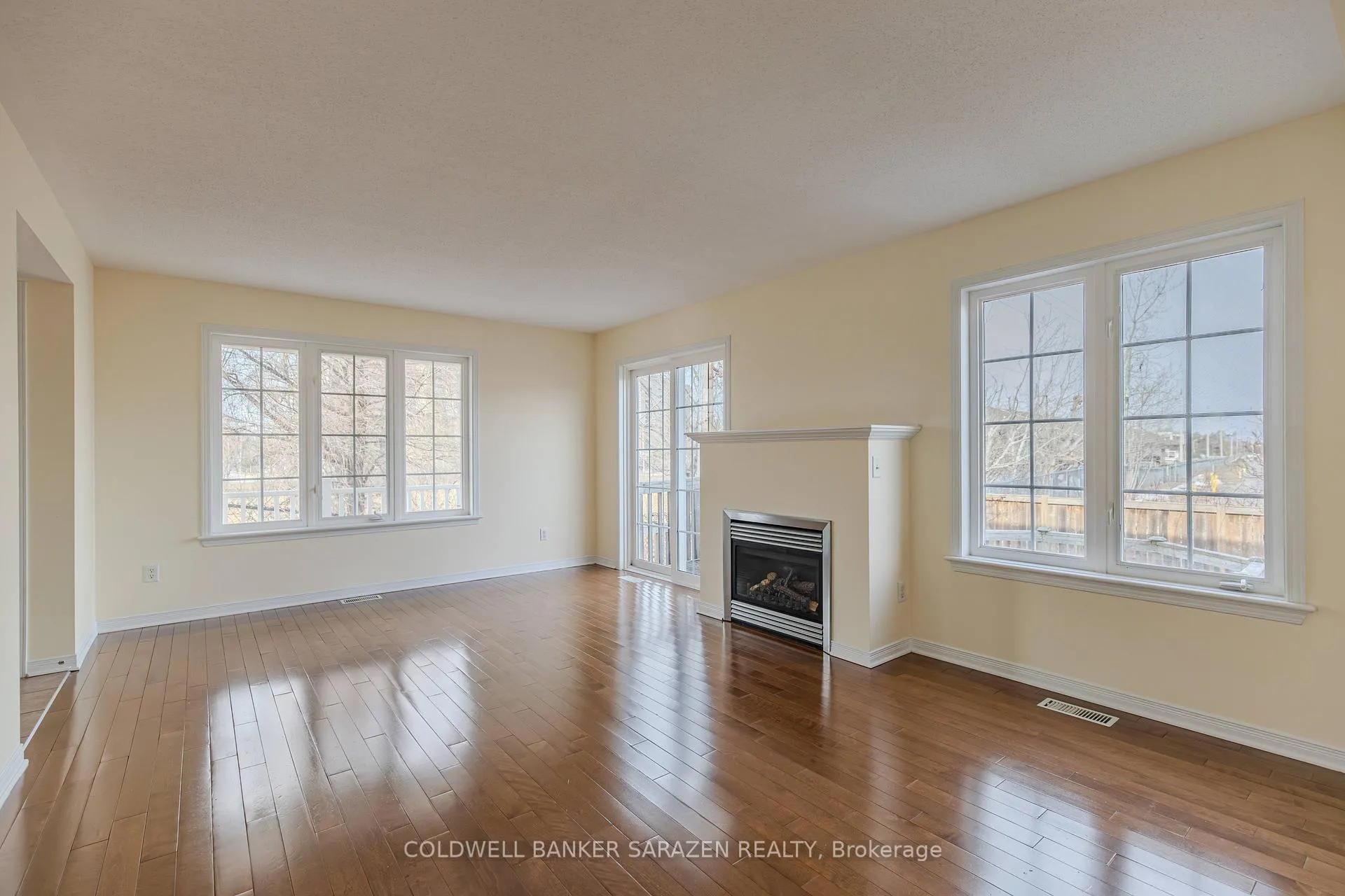 Photo 9 of 486 Wisteria Crescent, Ottawa, Hunt Club — HOMEH