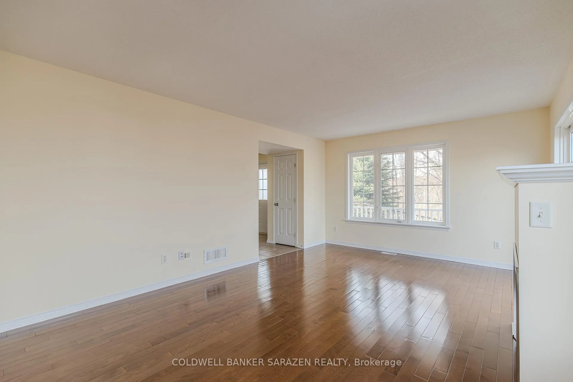 Photo 10 of 486 Wisteria Crescent, Ottawa, Hunt Club — HOMEH