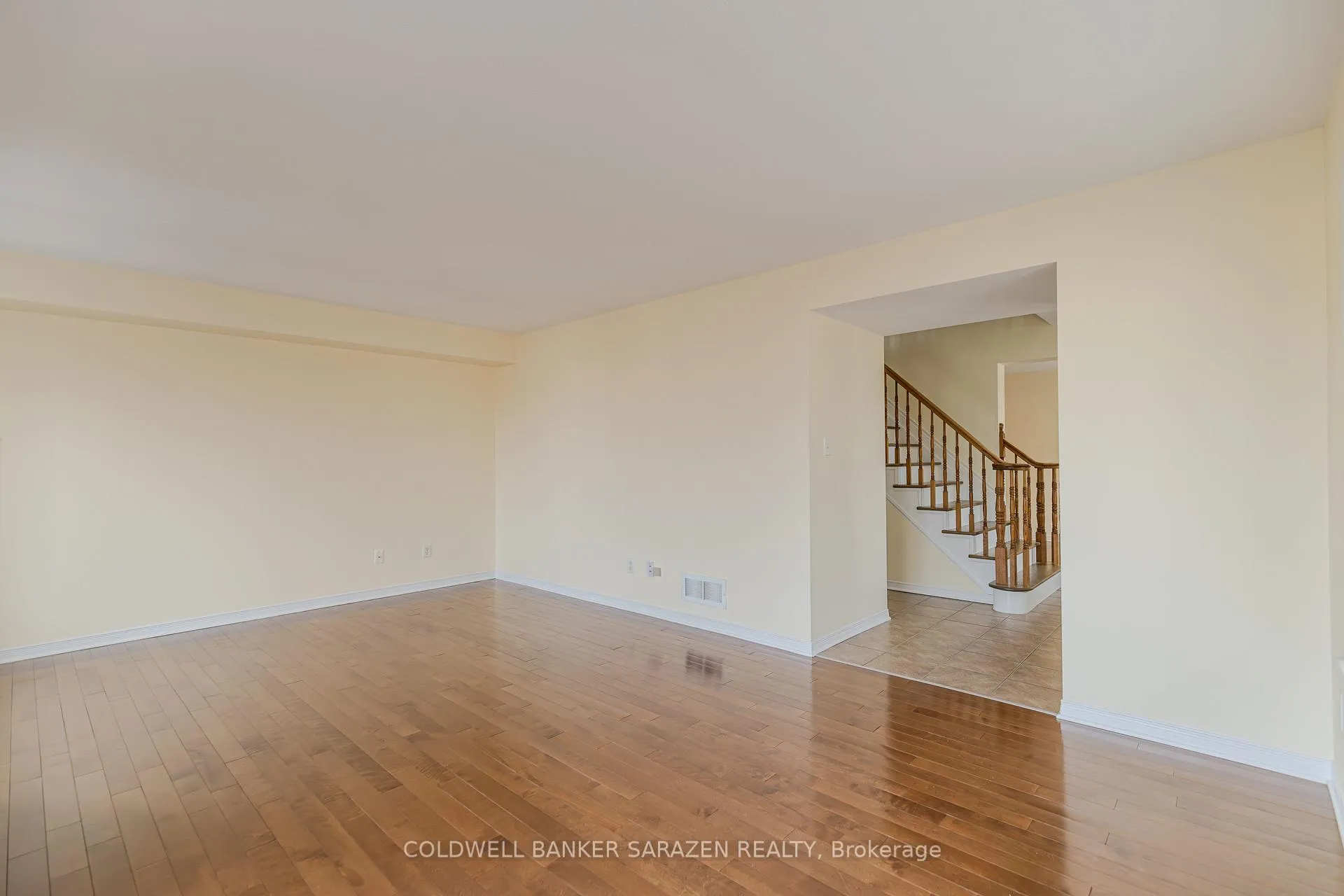 Photo 11 of 486 Wisteria Crescent, Ottawa, Hunt Club — HOMEH