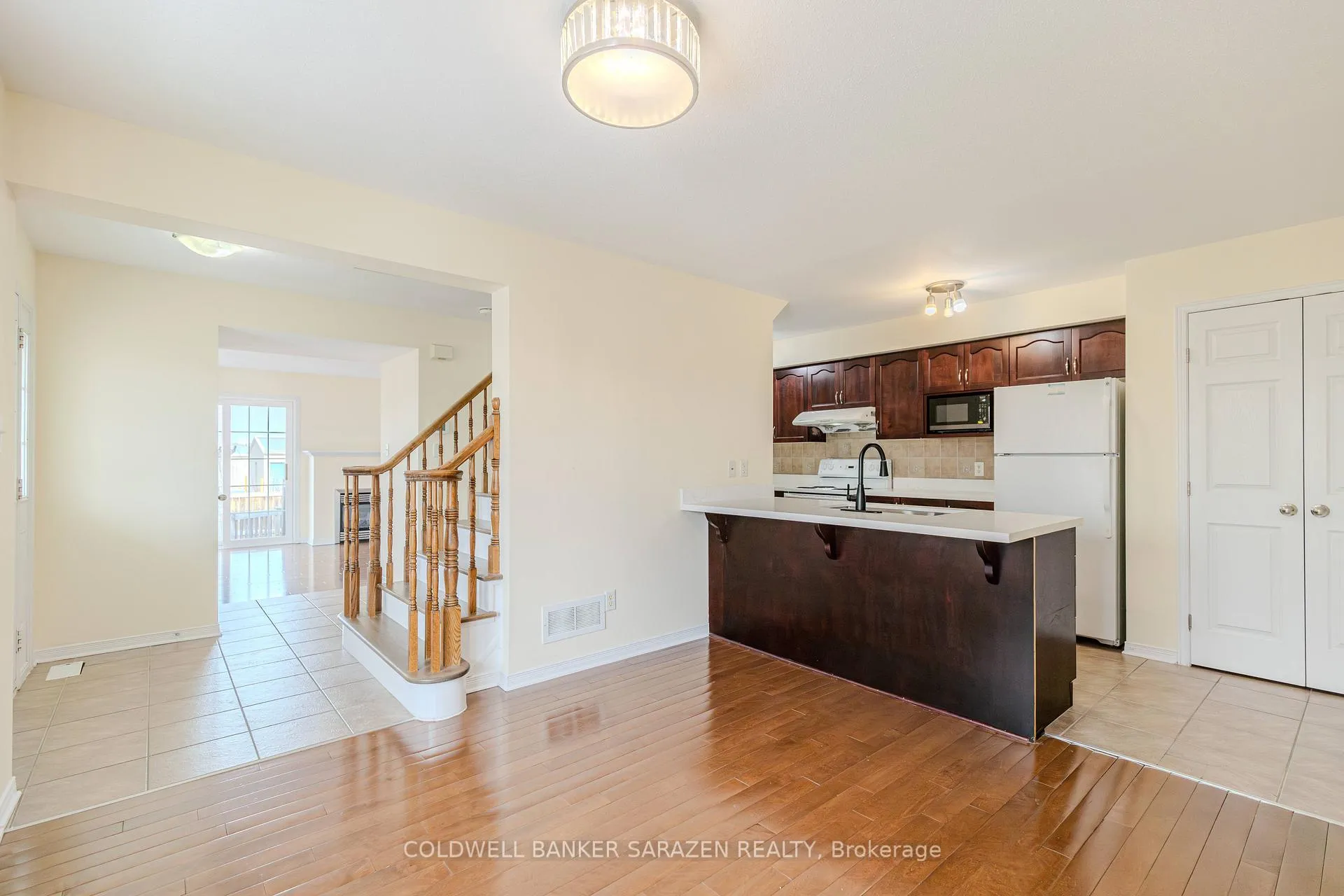 Photo 17 of 486 Wisteria Crescent, Ottawa, Hunt Club — HOMEH