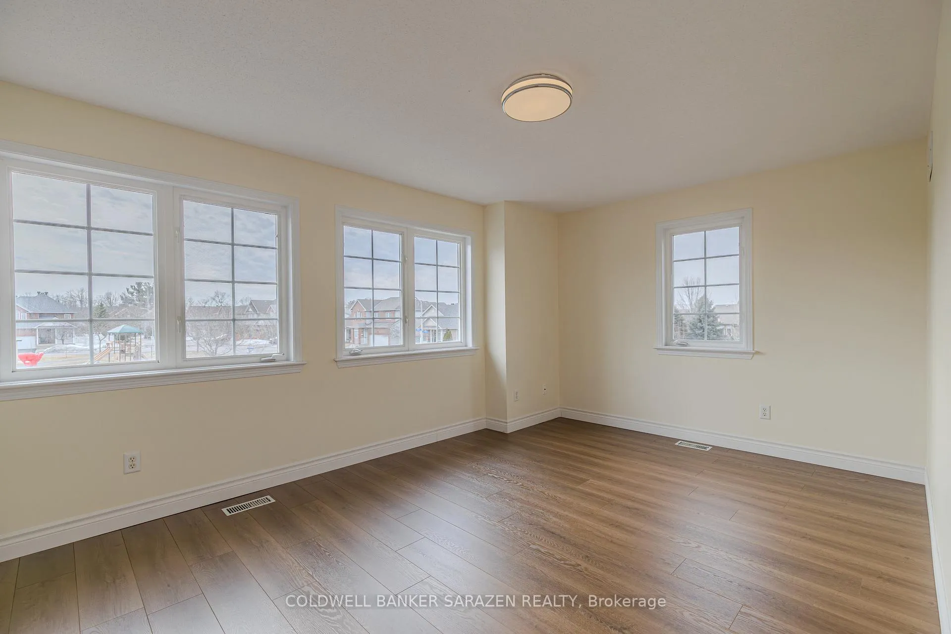 Photo 33 of 486 Wisteria Crescent, Ottawa, Hunt Club — HOMEH