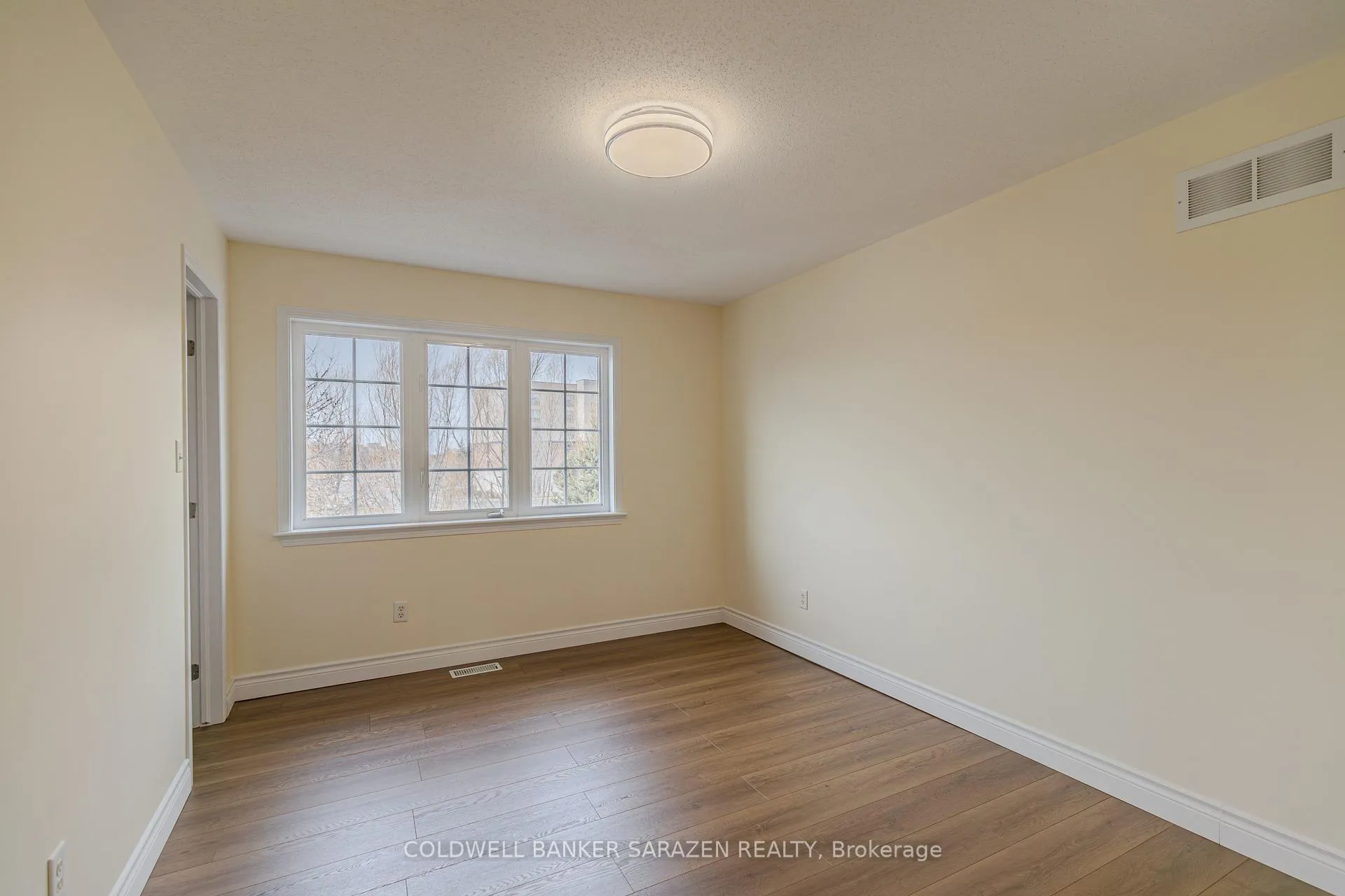 Photo 37 of 486 Wisteria Crescent, Ottawa, Hunt Club — HOMEH