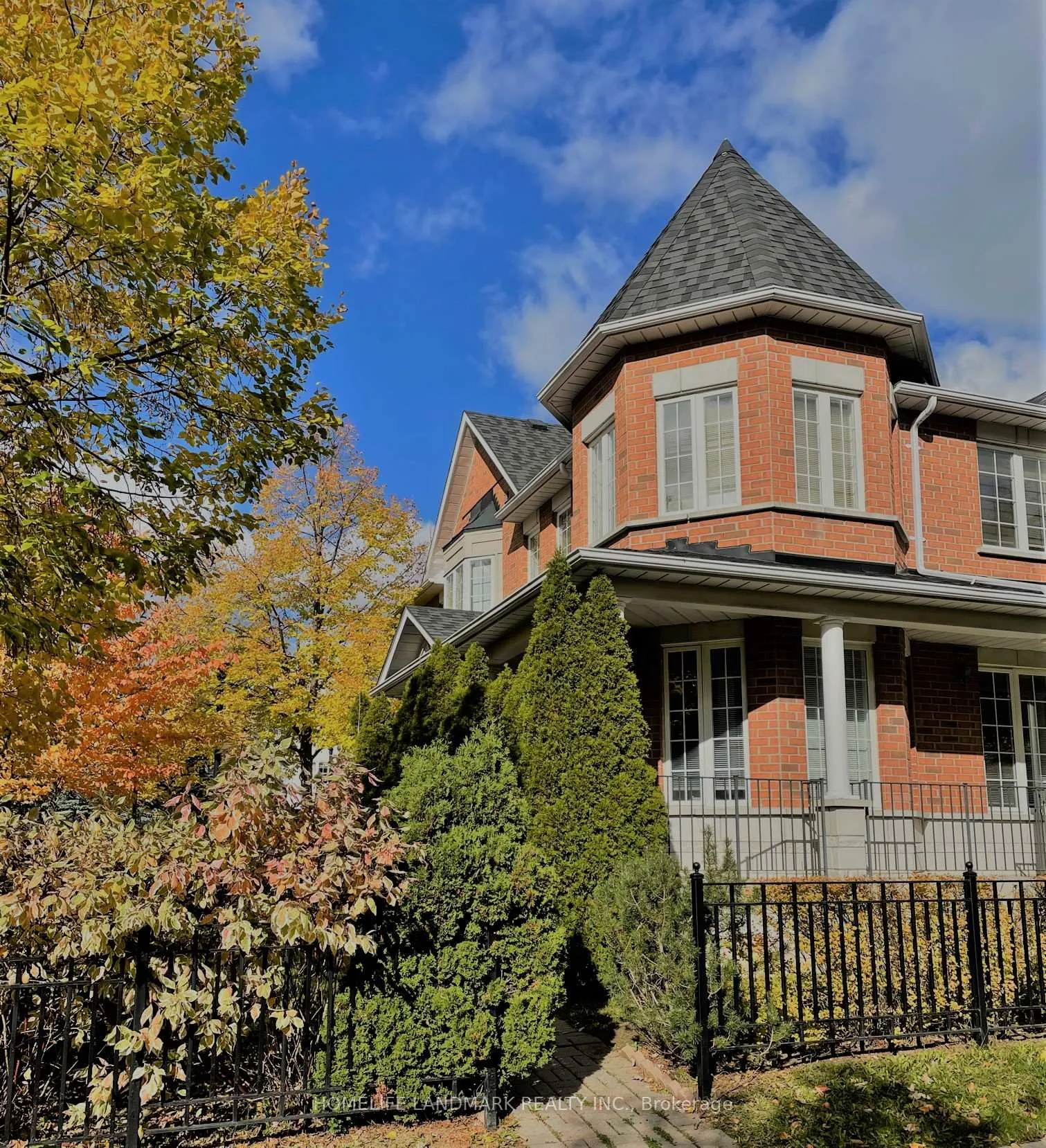 Photo 1 of 1 Interlacken Way, Markham, Unionville — HOMEH