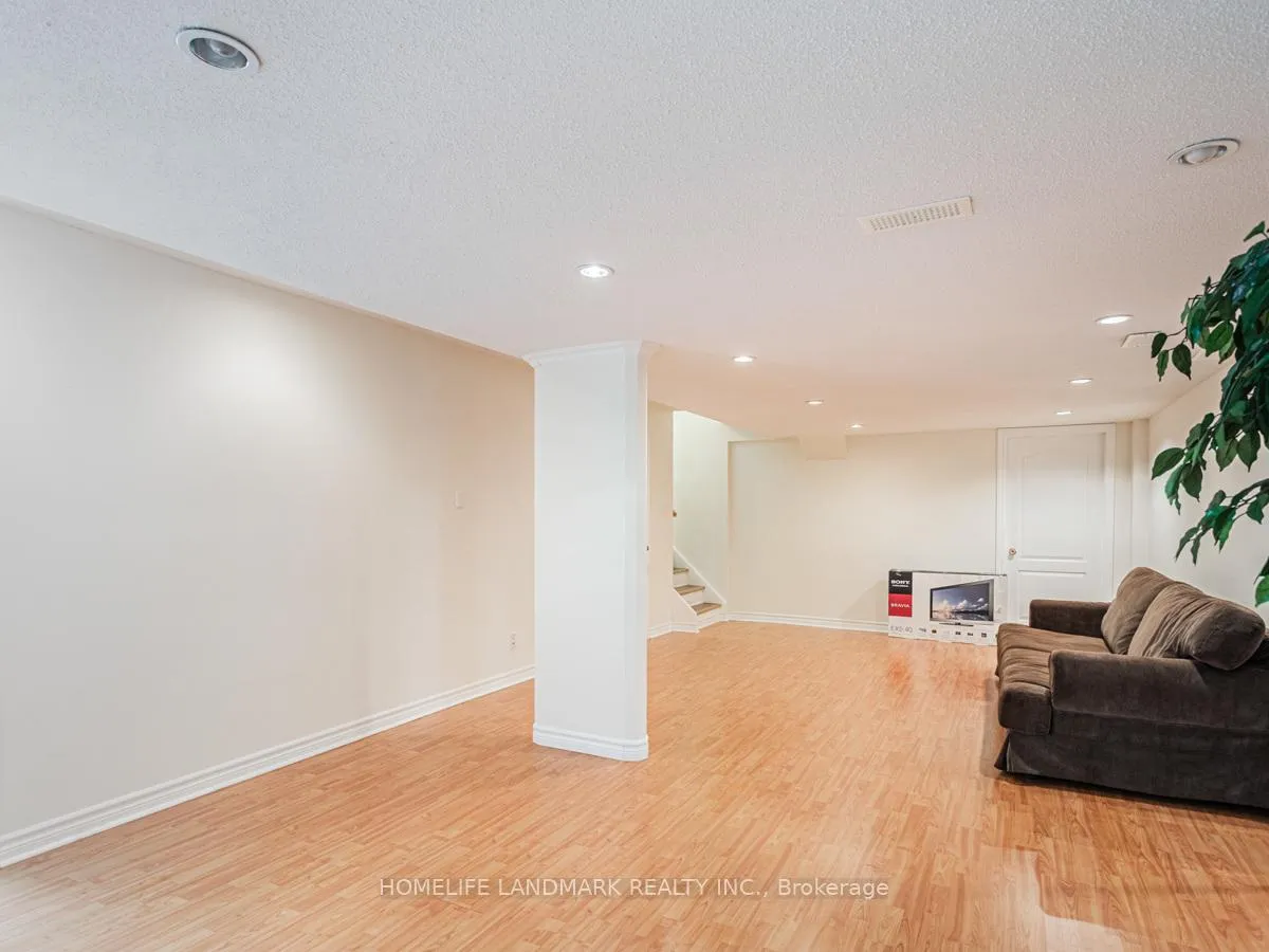 Photo 22 of 1 Interlacken Way, Markham, Unionville — HOMEH