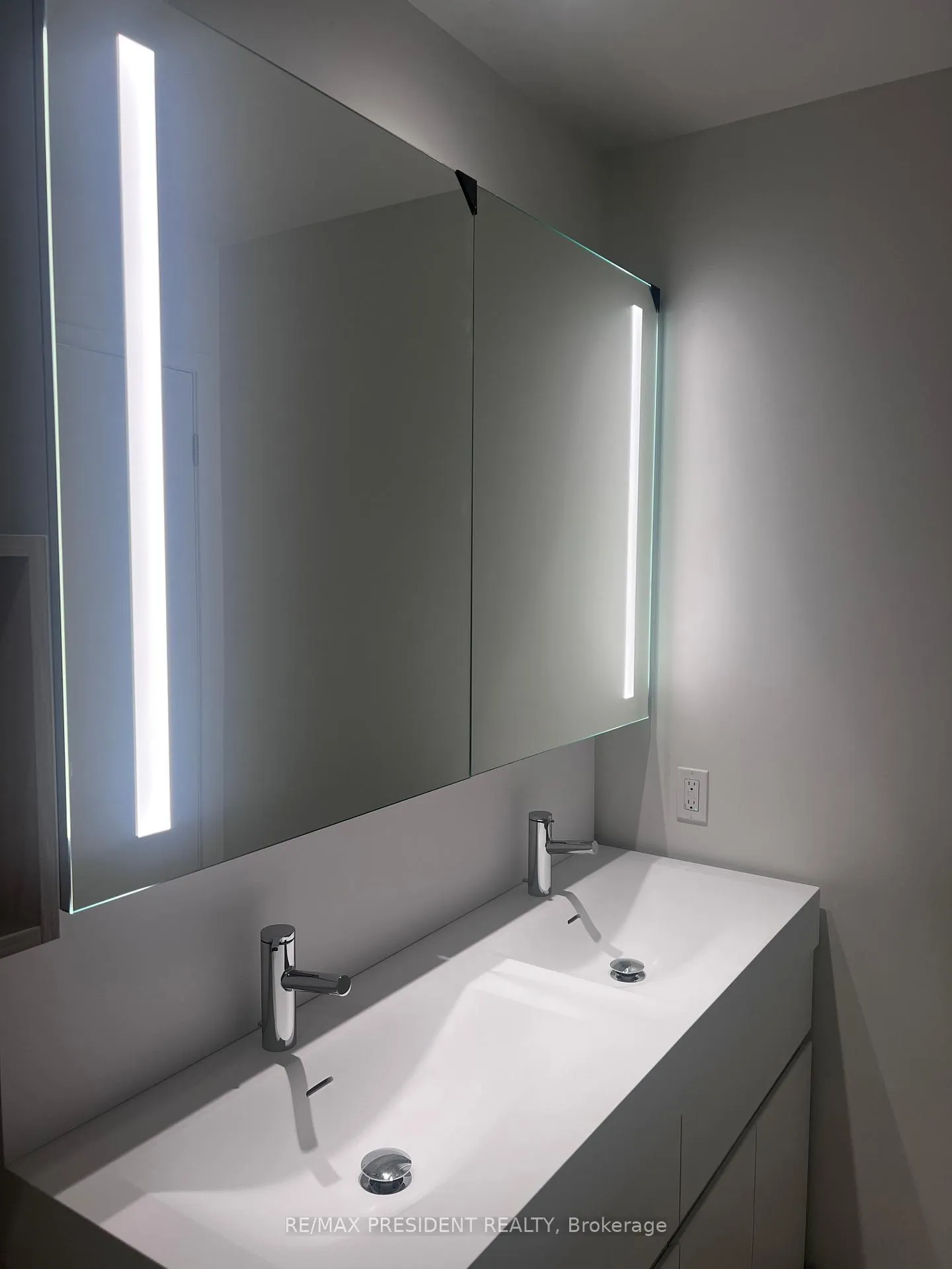 Photo 7 of Unit 2802, 39 Mary Street, Barrie, City Centre — HOMEH