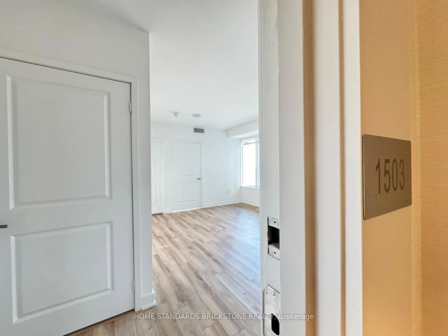 Photo 1 of Unit 1503, 99 Broadway Avenue, Toronto, Mount Pleasant West — HOMEH