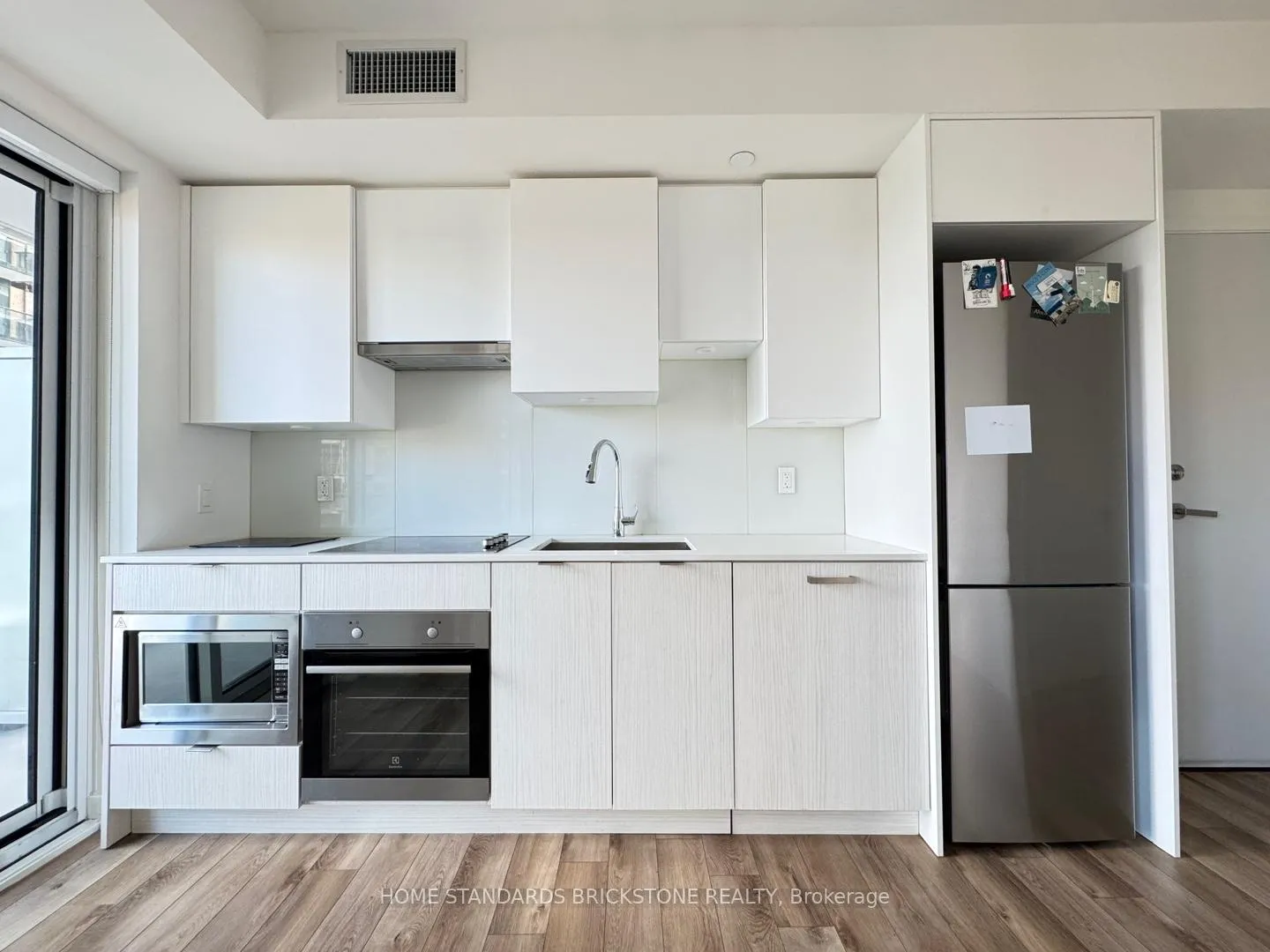 Photo 6 of Unit 1503, 99 Broadway Avenue, Toronto, Mount Pleasant West — HOMEH
