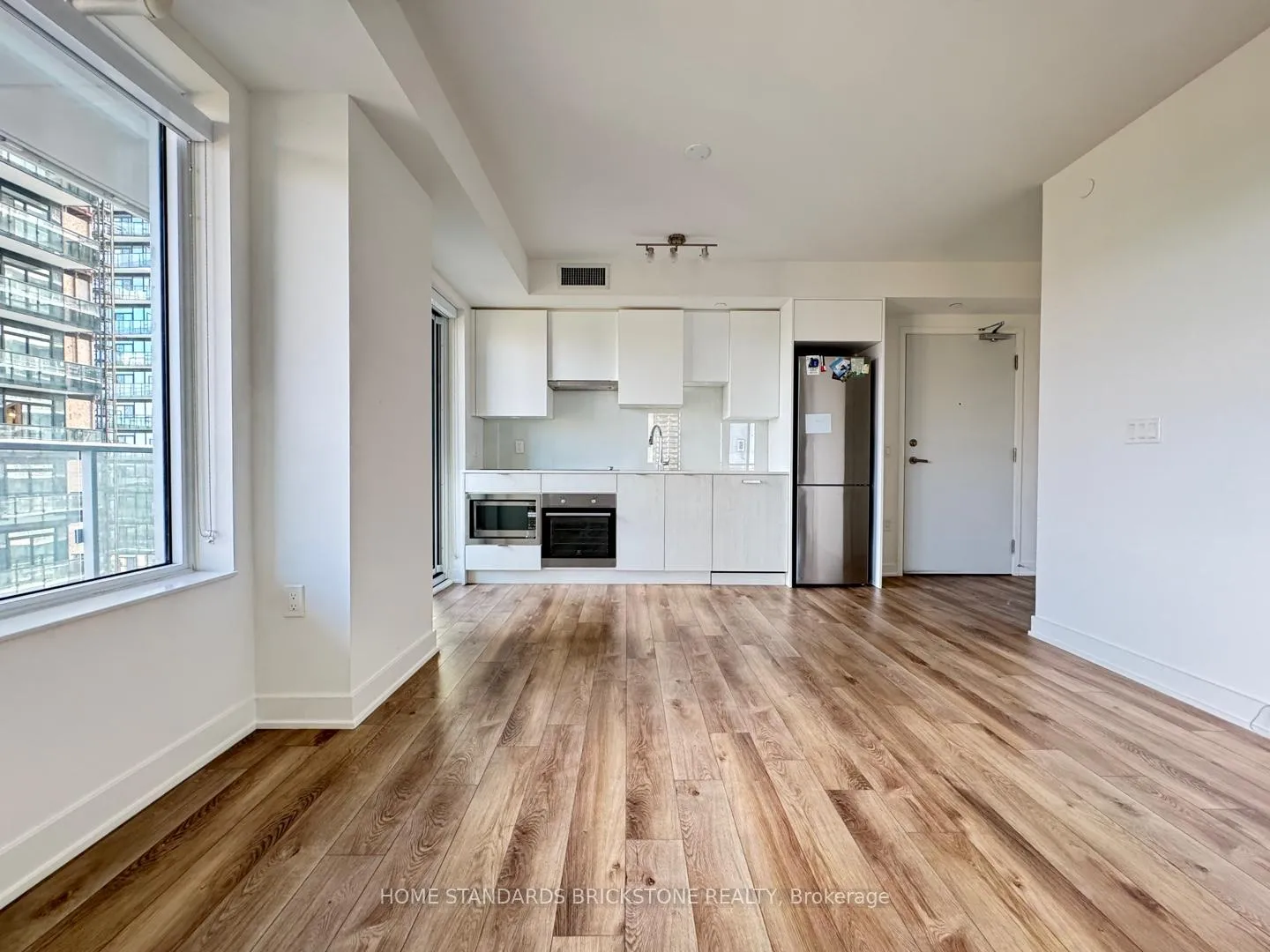 Photo 8 of Unit 1503, 99 Broadway Avenue, Toronto, Mount Pleasant West — HOMEH