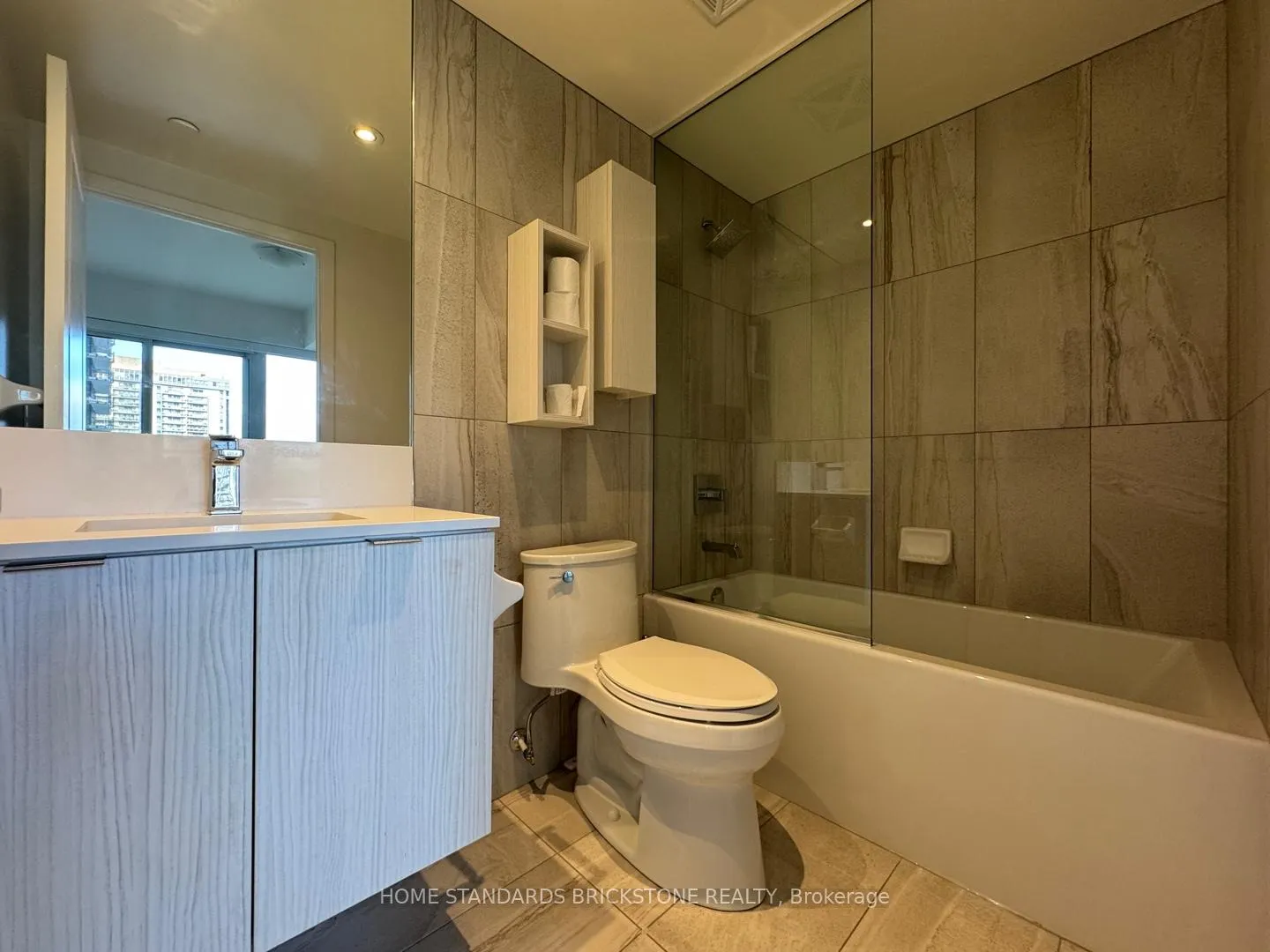 Photo 9 of Unit 1503, 99 Broadway Avenue, Toronto, Mount Pleasant West — HOMEH