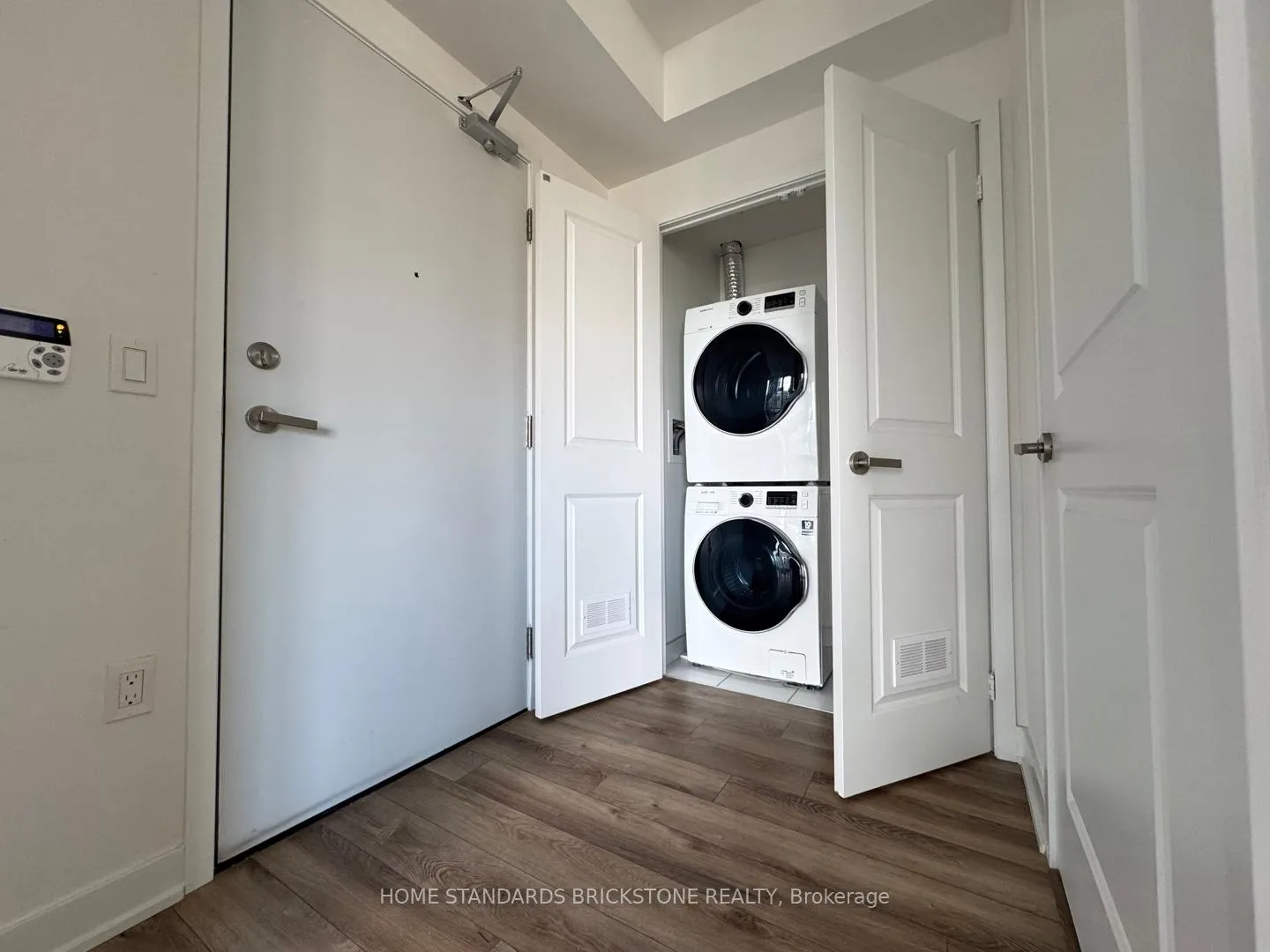 Photo 13 of Unit 1503, 99 Broadway Avenue, Toronto, Mount Pleasant West — HOMEH