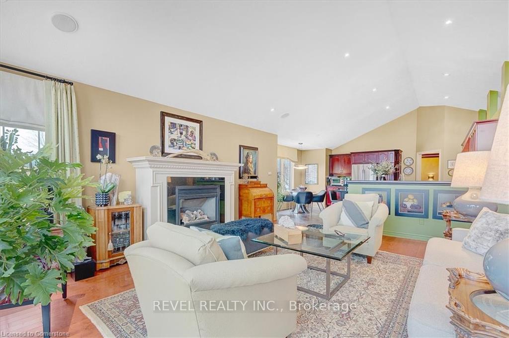 Photo 13 of 10 Kerr Shaver Terrace, Brant, Oakland — HOMEH