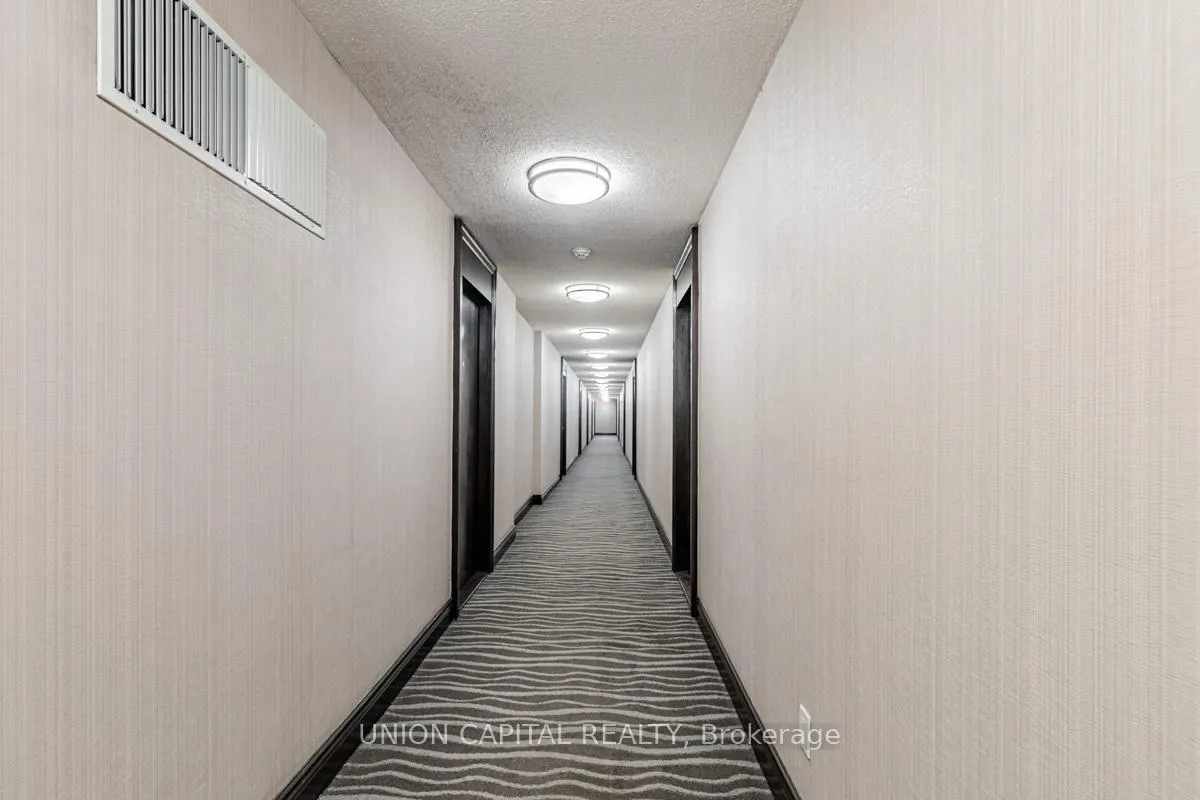 Photo 4 of Unit 1606, 25 Lower Simcoe Street, Toronto, Waterfront Communities — HOMEH