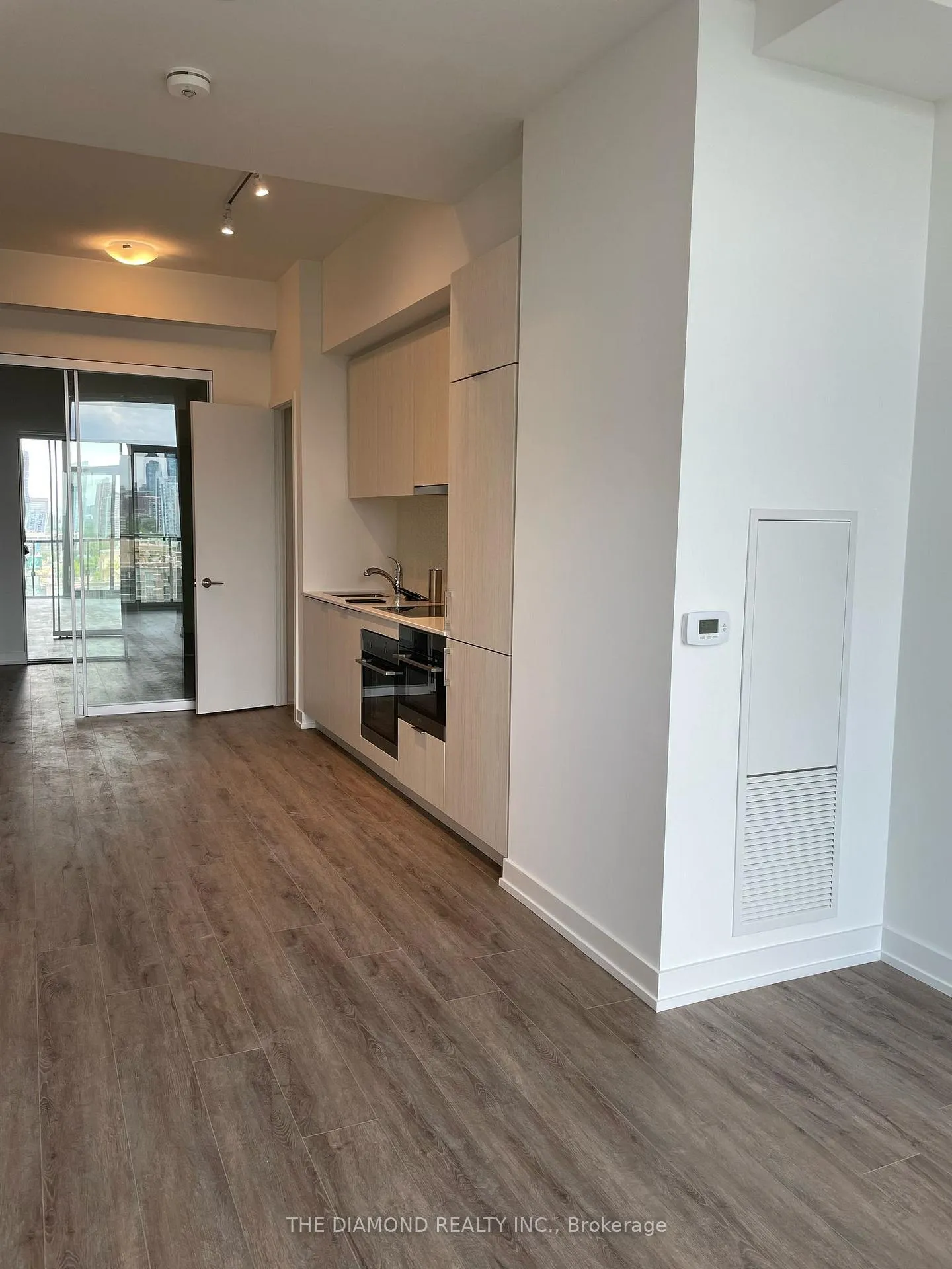 Photo 4 of Unit 1309, 158 Front Street E, Toronto, Moss Park — HOMEH