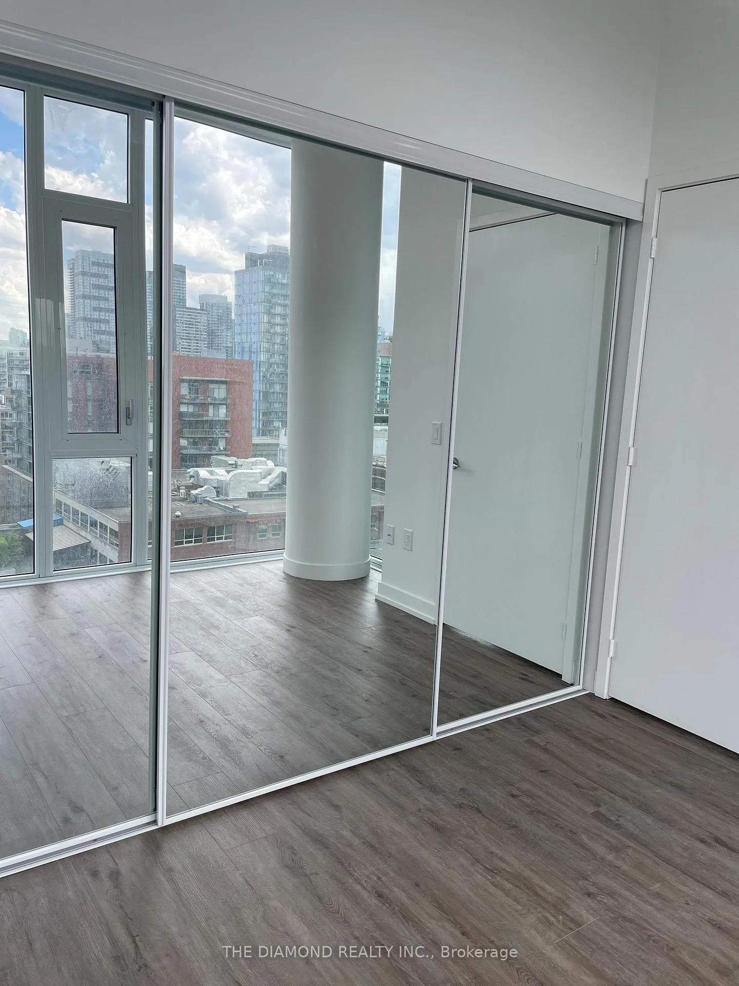 Photo 5 of Unit 1309, 158 Front Street E, Toronto, Moss Park — HOMEH