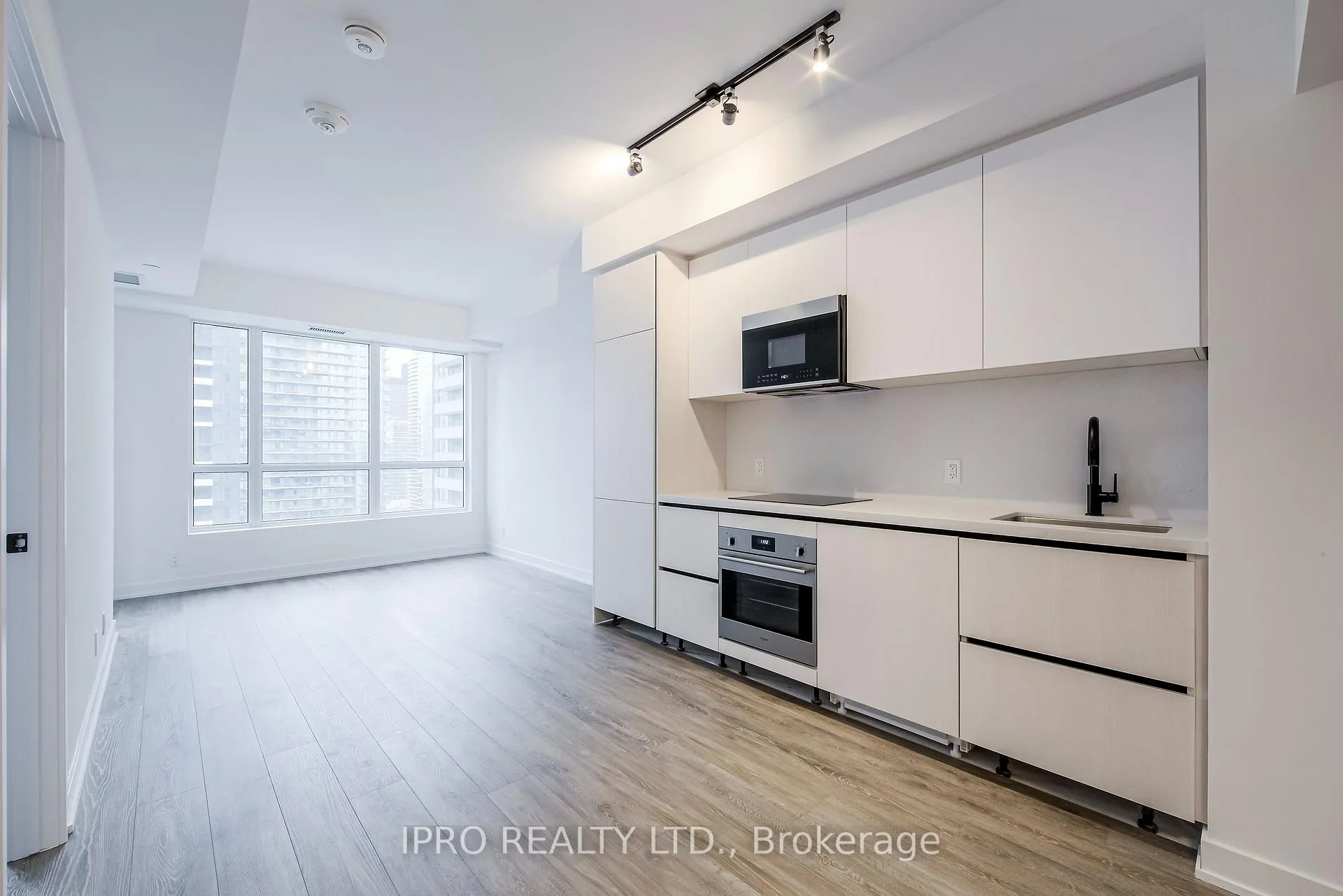 Photo 4 of Unit 2503, 108 Peter Street, Toronto, Waterfront Communities — HOMEH