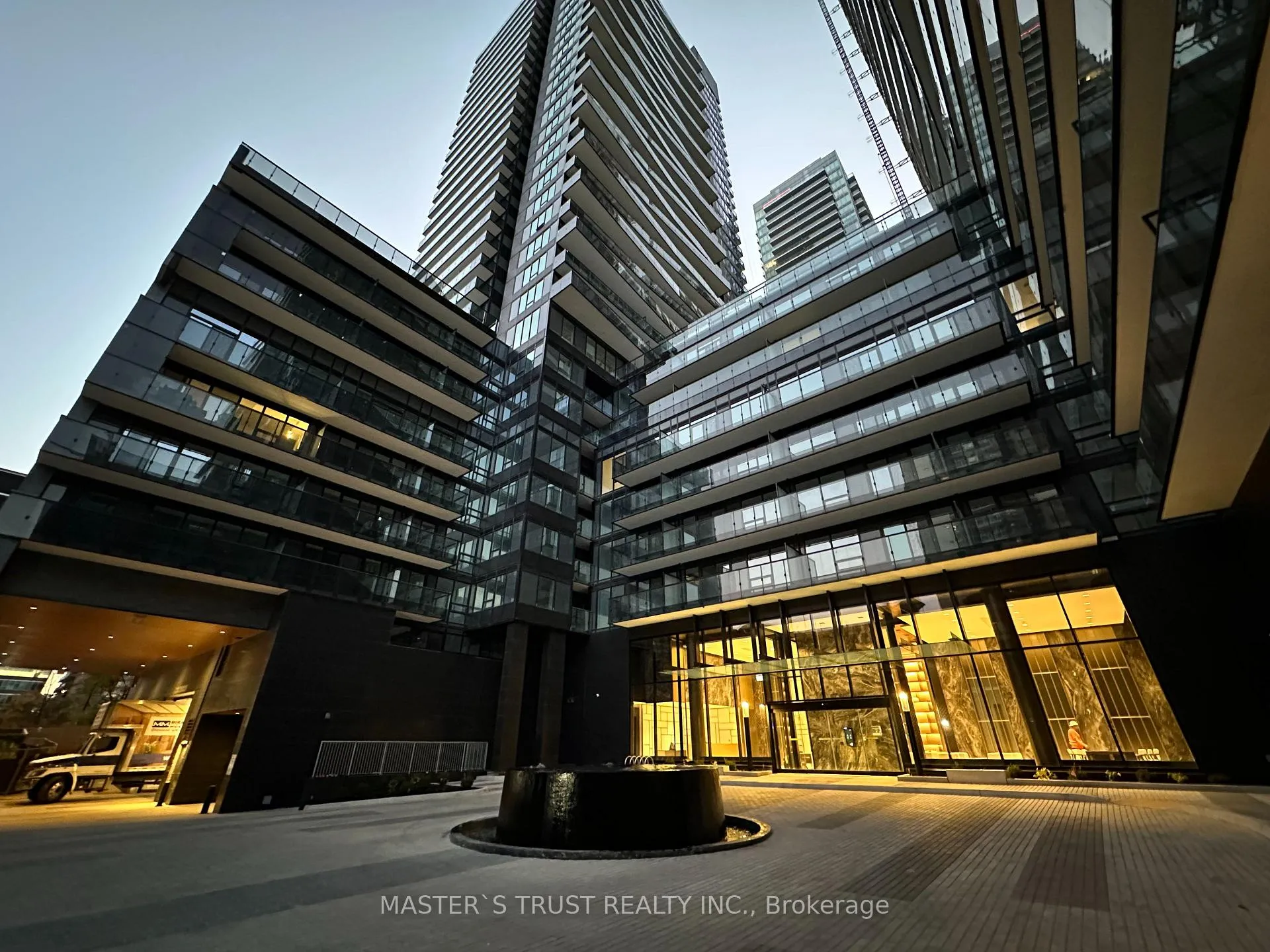 Photo 1 of Unit 601, 127 Broadway Avenue, Toronto, Mount Pleasant West — HOMEH