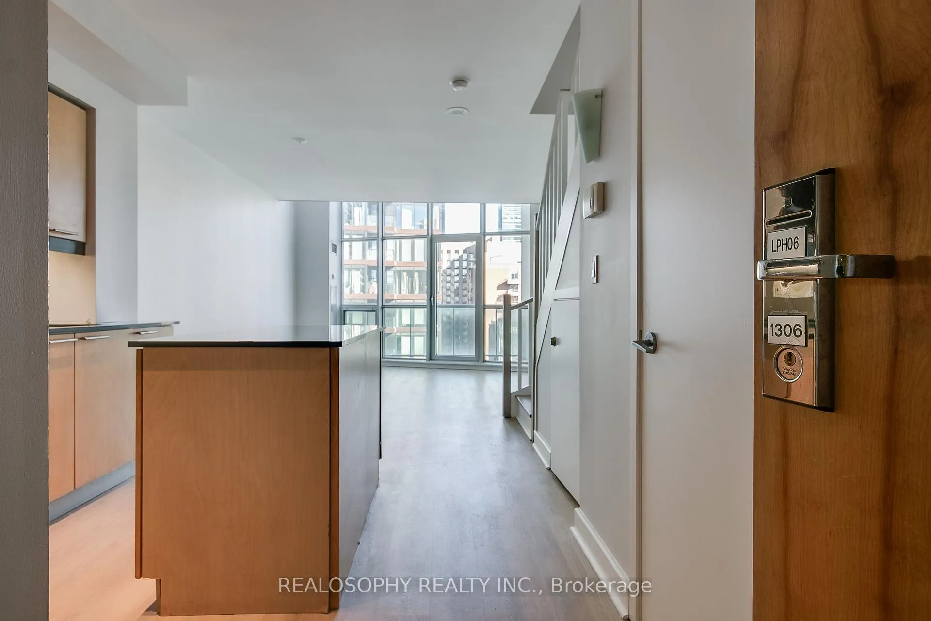 Photo 3 of Unit 1306, 36 Blue Jays Way, Toronto, Waterfront Communities — HOMEH