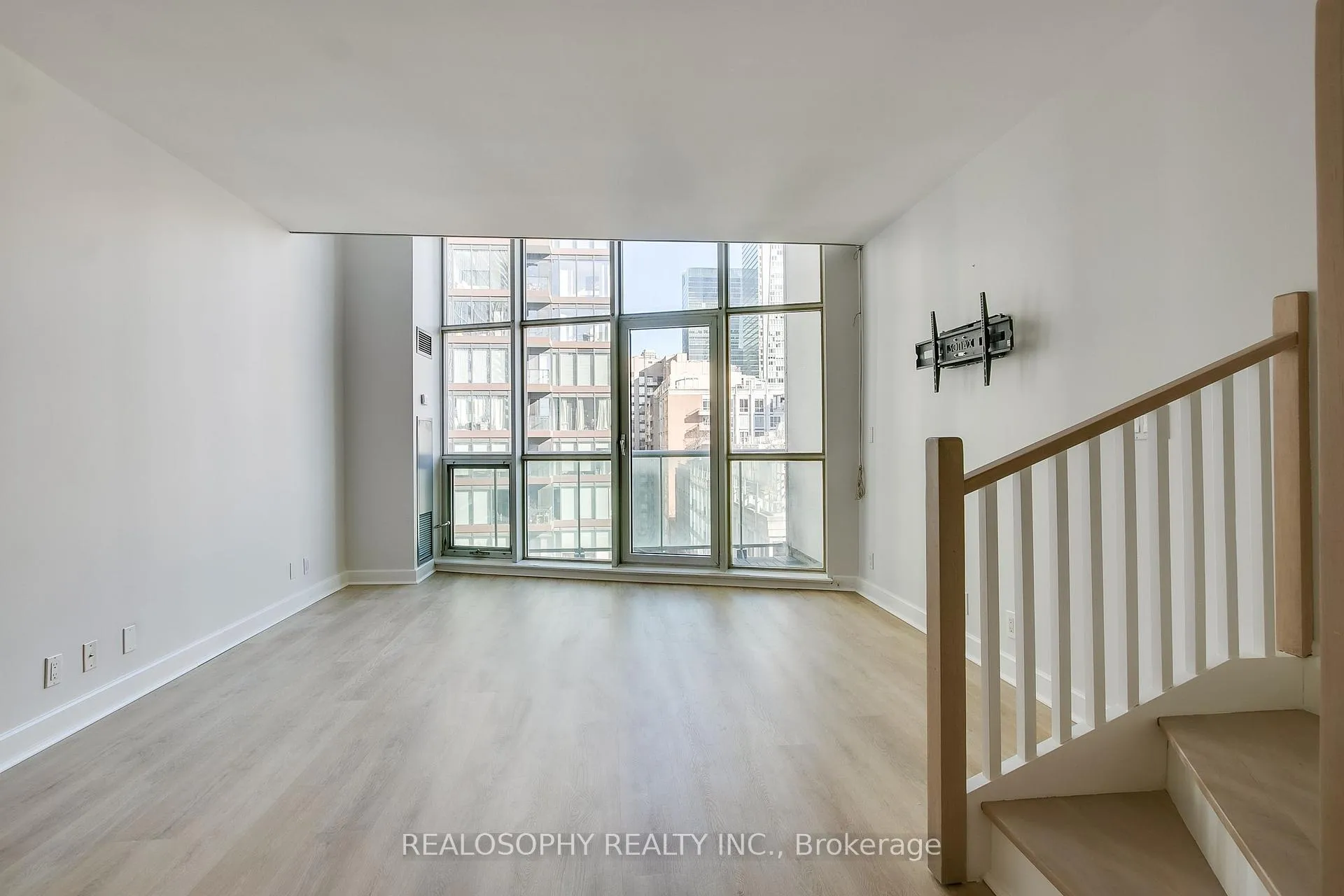 Photo 6 of Unit 1306, 36 Blue Jays Way, Toronto, Waterfront Communities — HOMEH