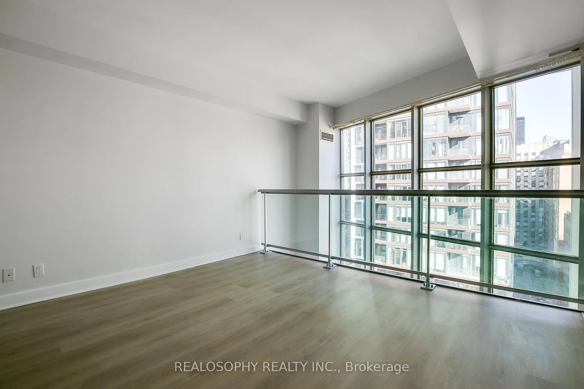 Photo 11 of Unit 1306, 36 Blue Jays Way, Toronto, Waterfront Communities — HOMEH