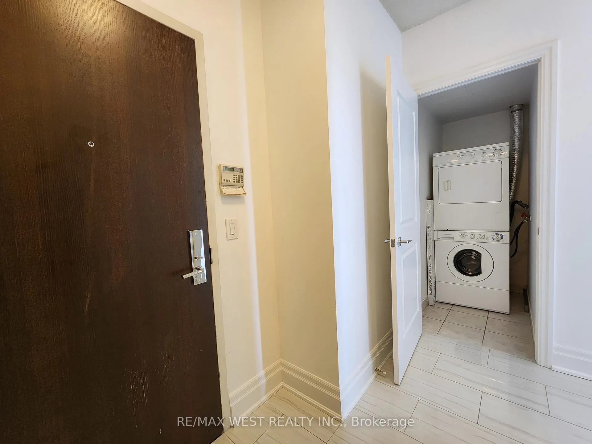 Photo 24 of Unit 409A, 1 Upper Duke Crescent, Markham, Unionville — HOMEH